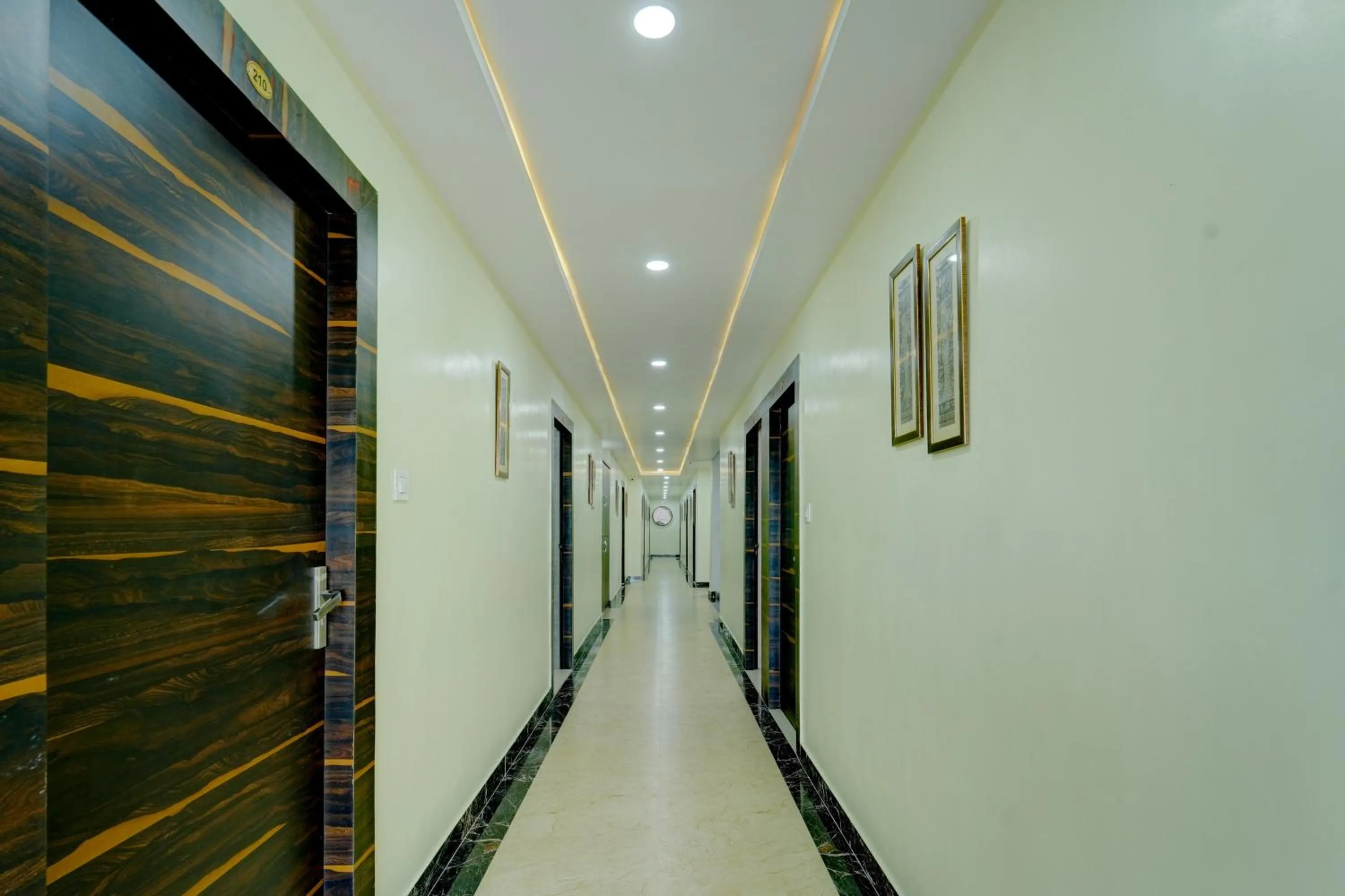 Lobby or reception in Hotel O N S Hotel Banquet & Cafe