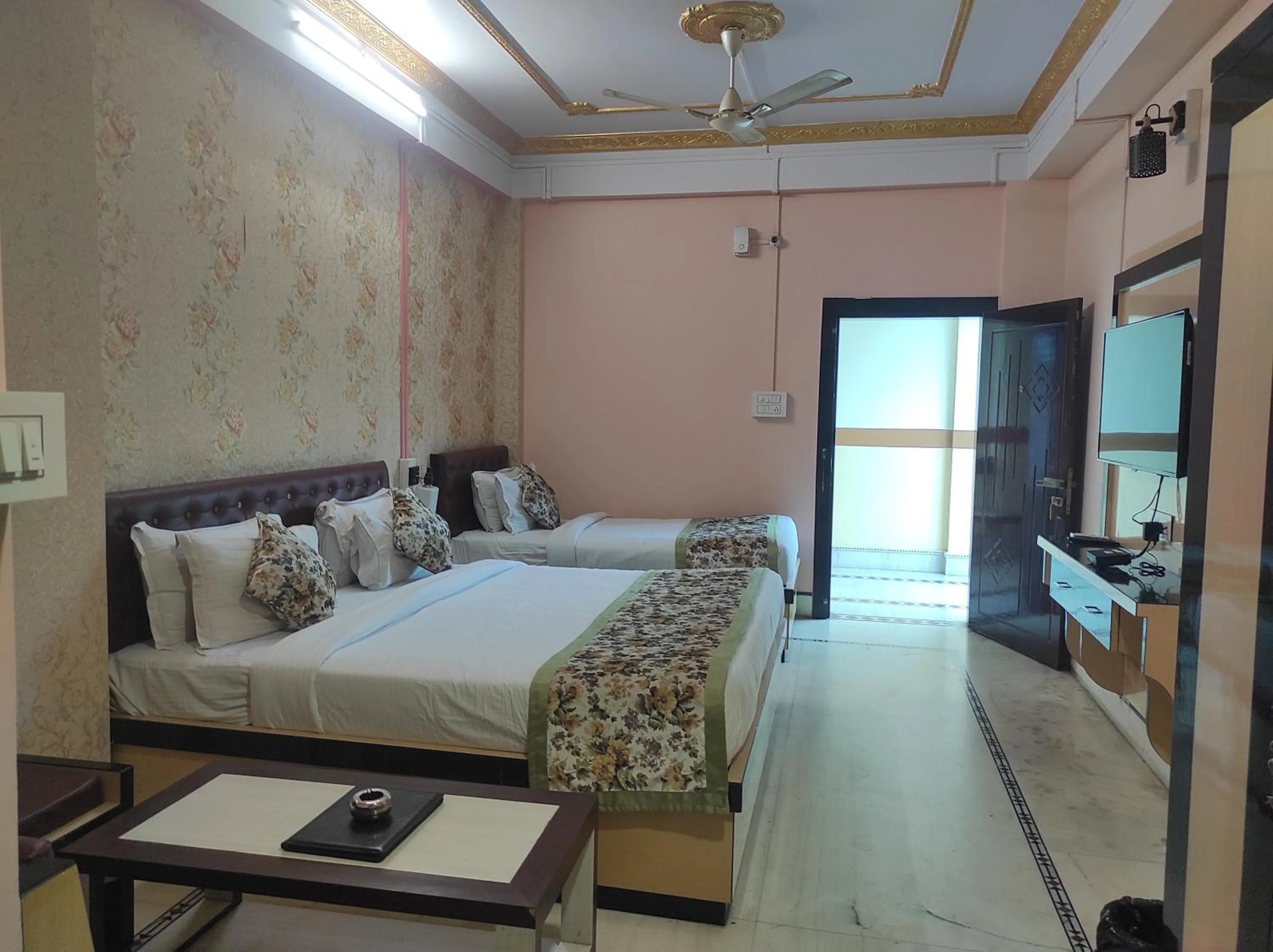 Bedroom in Hotel Rising Sun