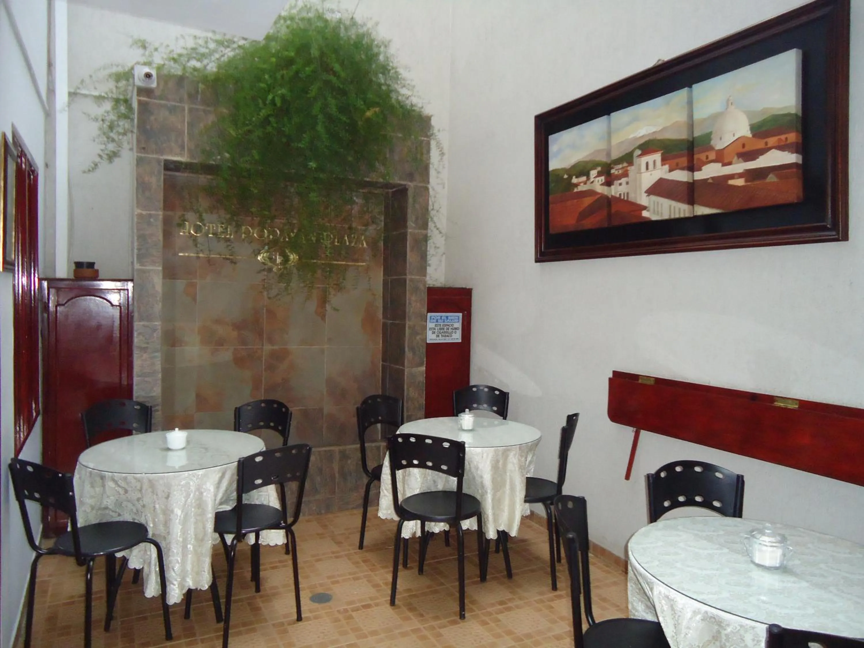 Restaurant/places to eat in Hotel Popayan Plaza