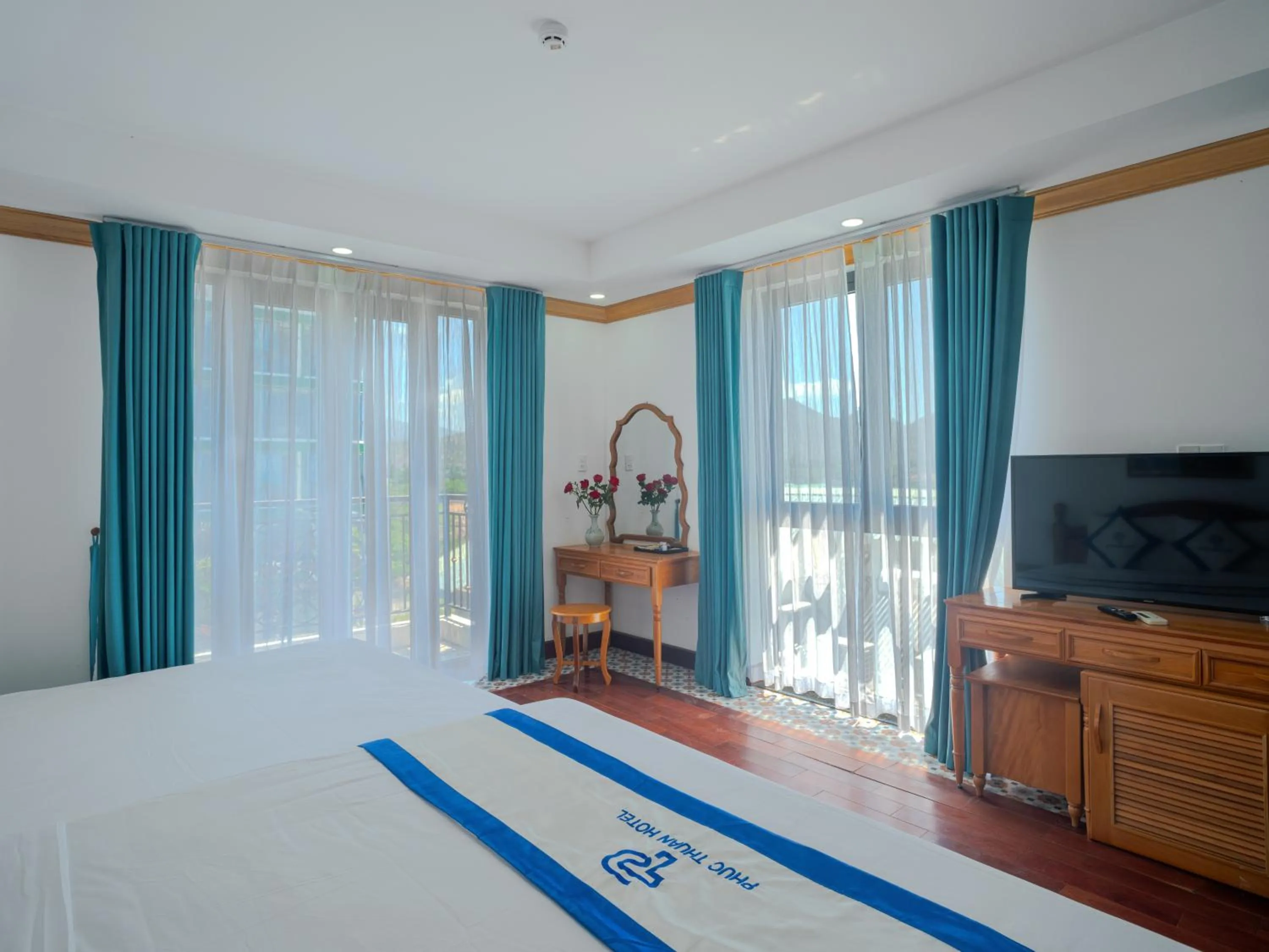 Photo of the whole room in Phuc Thuan Hotel - Ninh Thuan