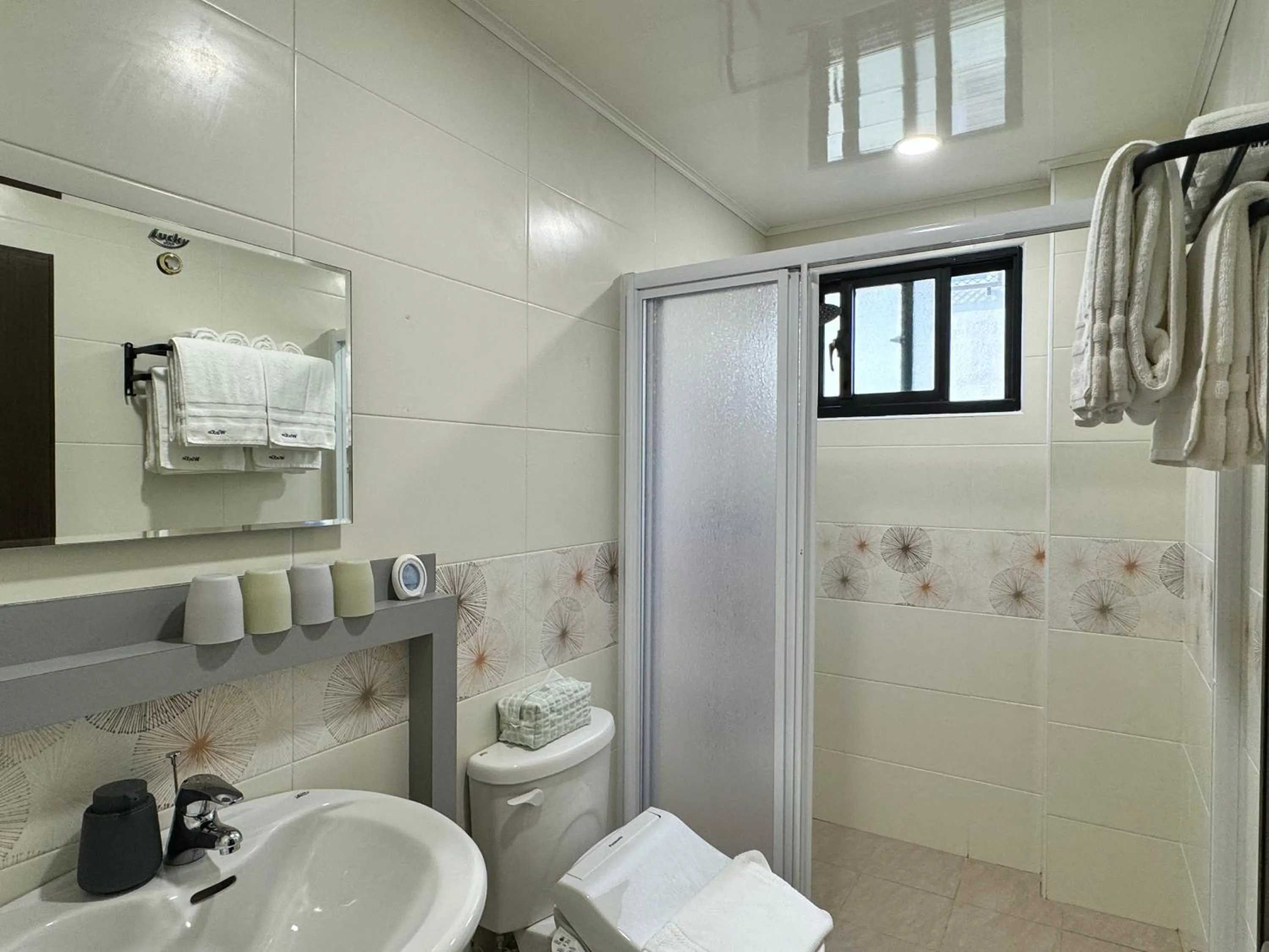 Shower in WinXin House