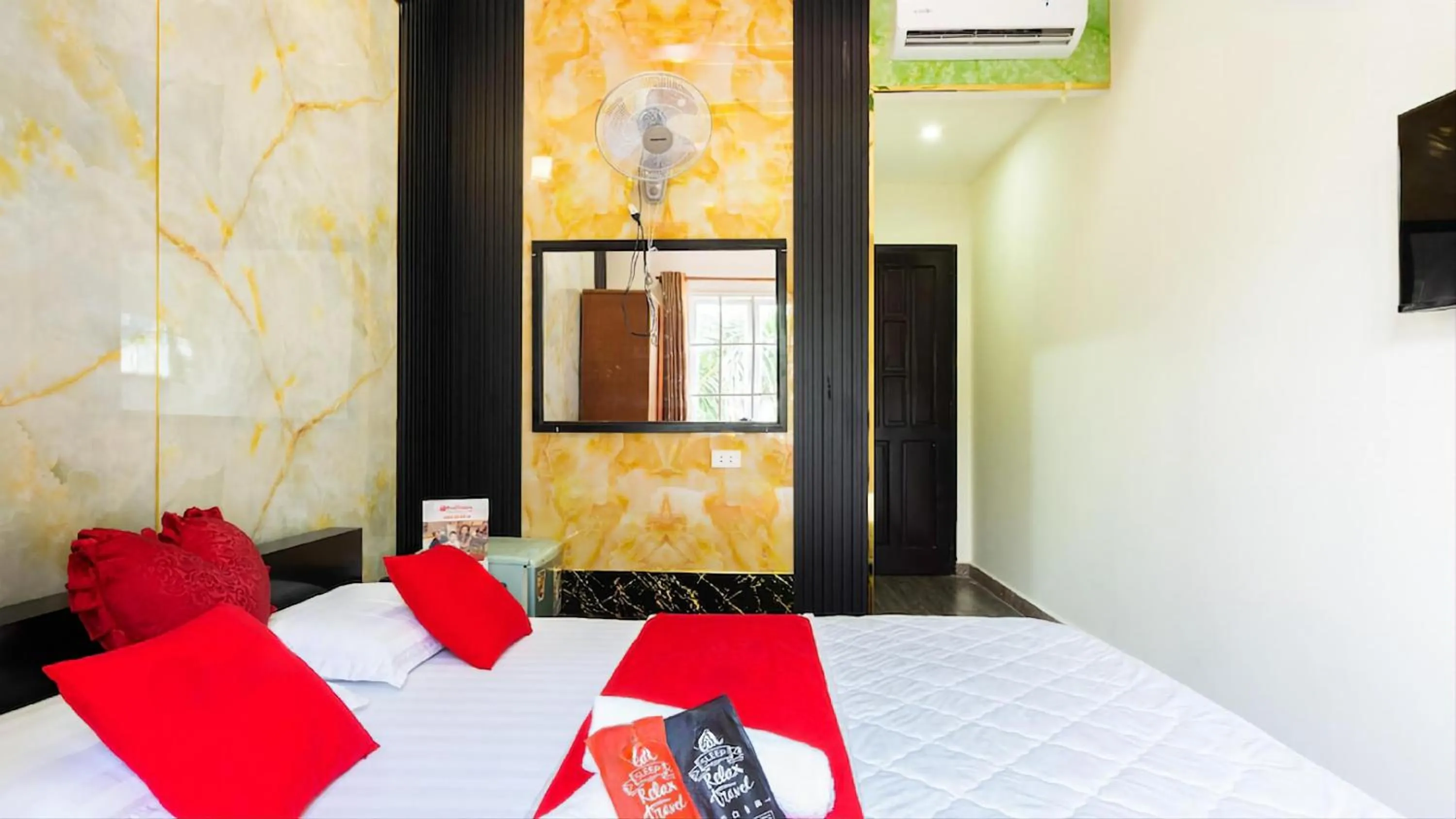 Bedroom, Bed in Tahami Hotel Thu Duc