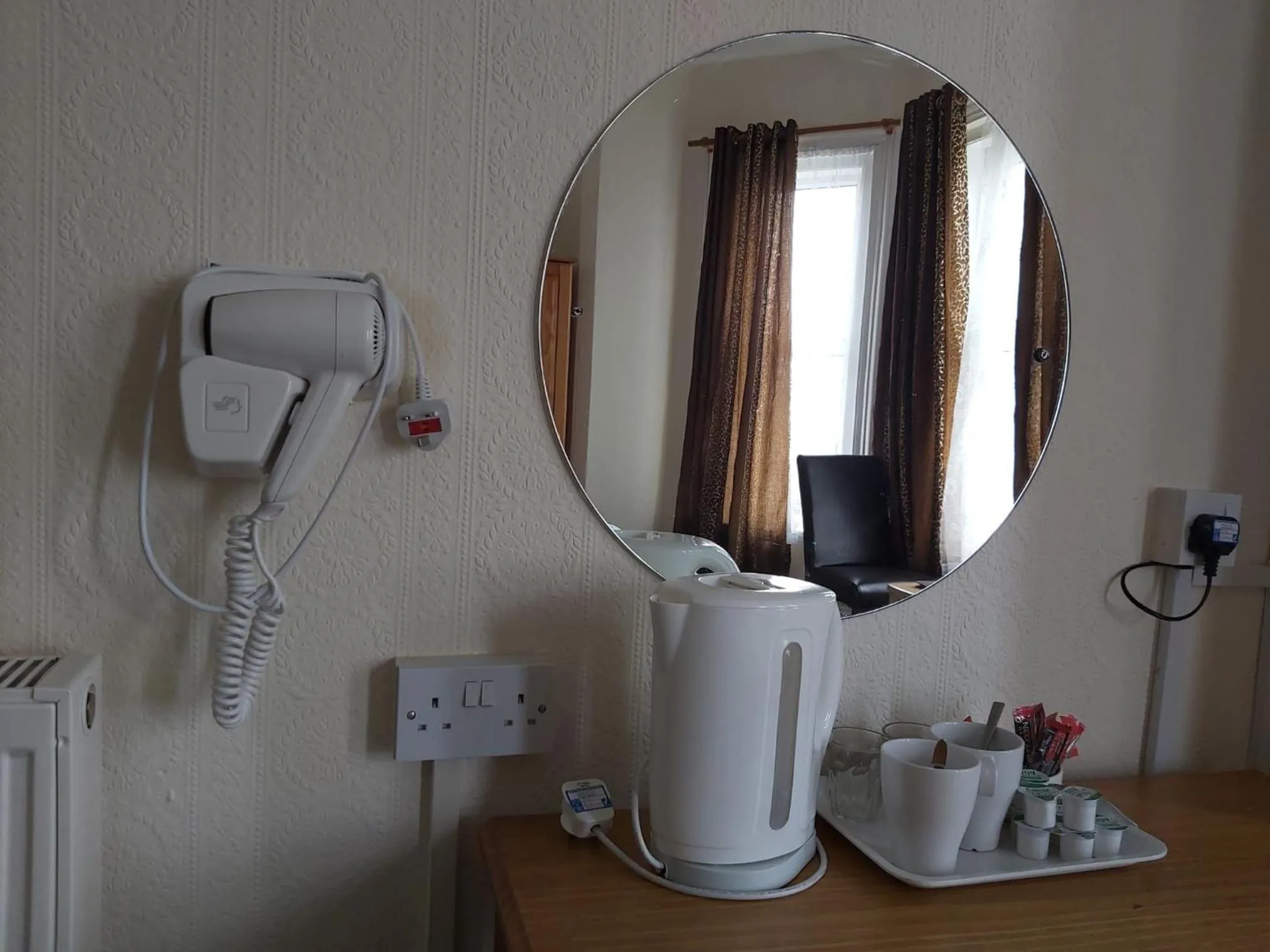 Coffee/tea facilities in Channel View Hotel