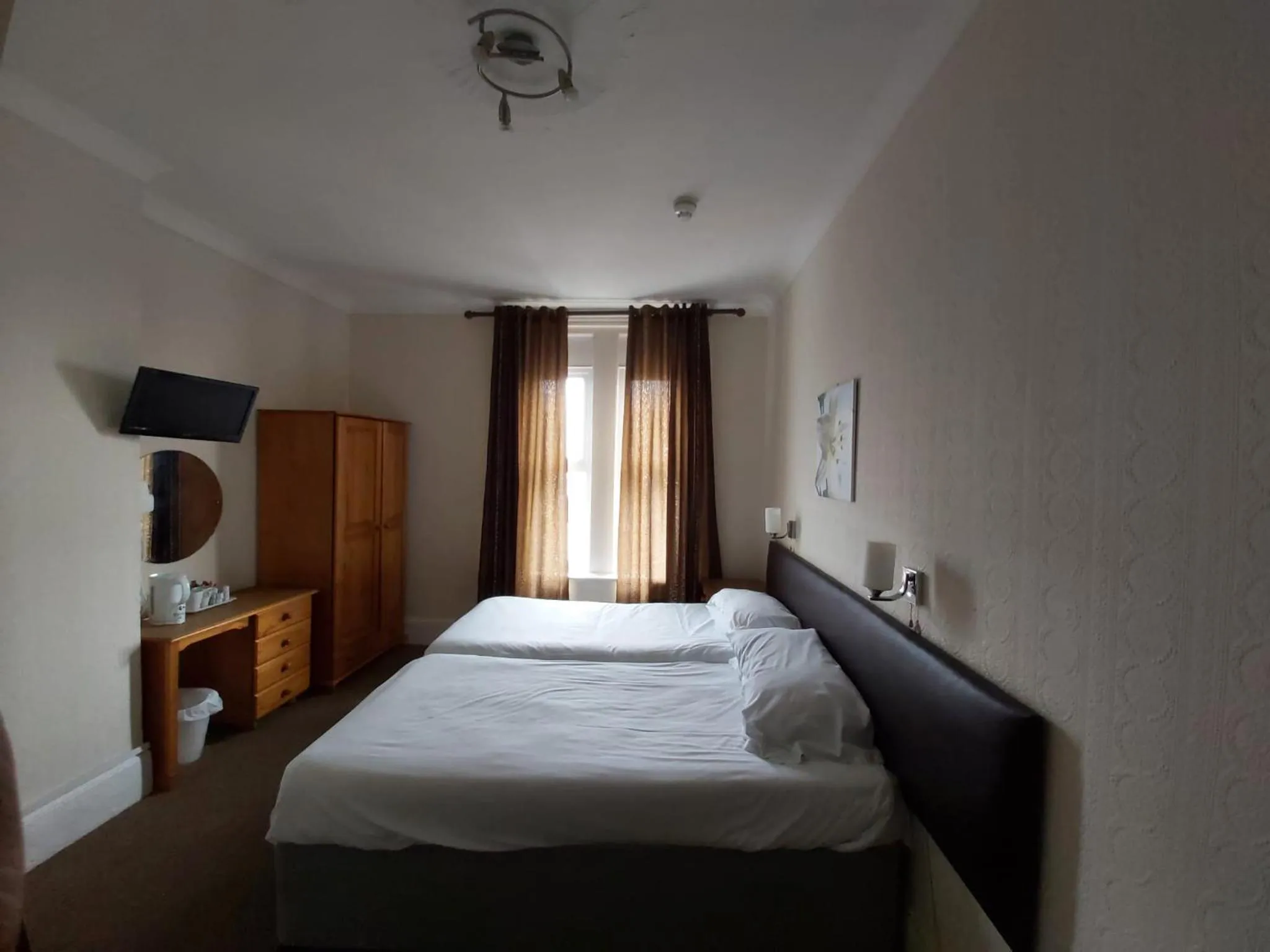 Bedroom in Channel View Hotel