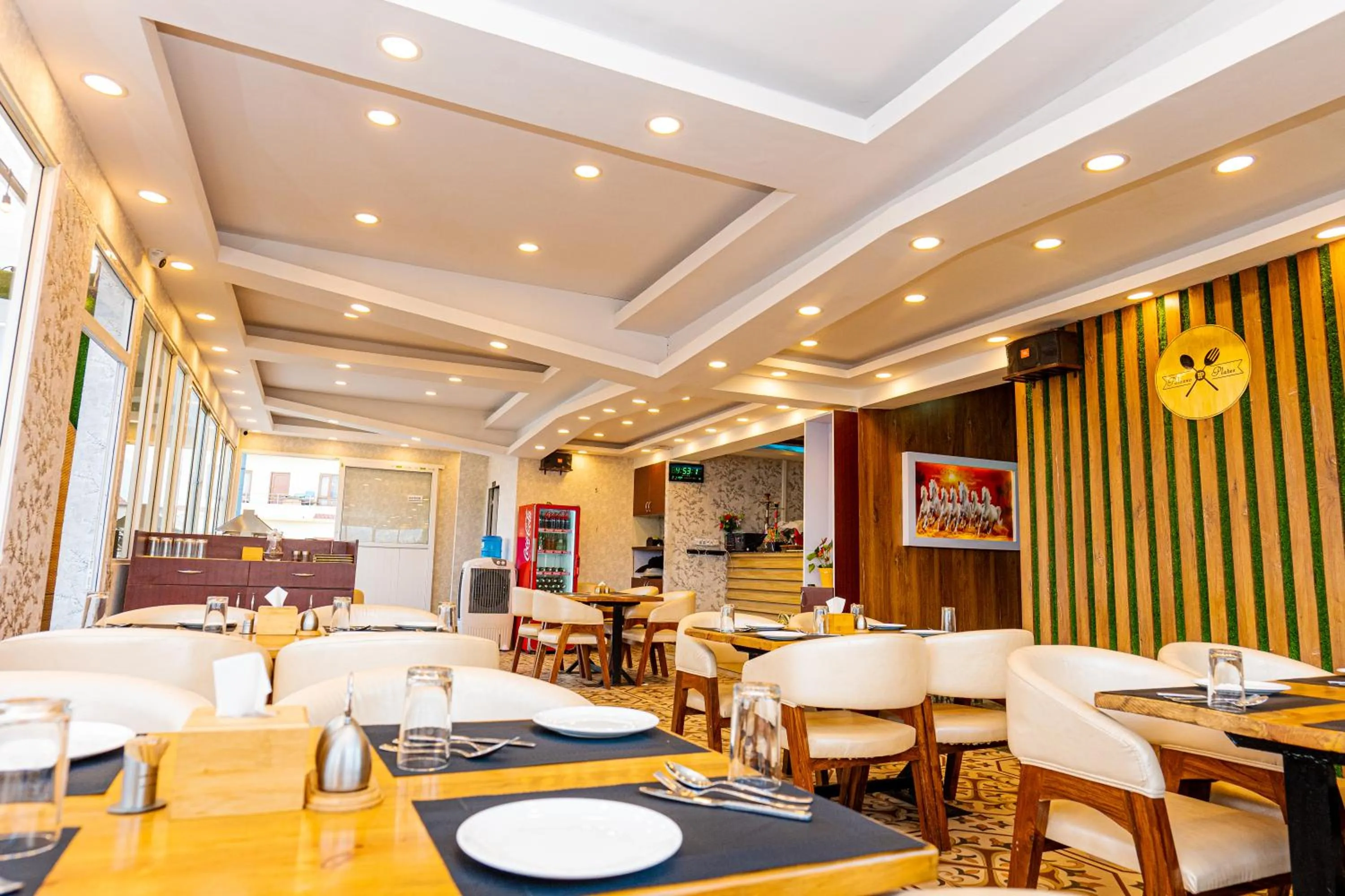 Restaurant/places to eat in Hotel Palazzo