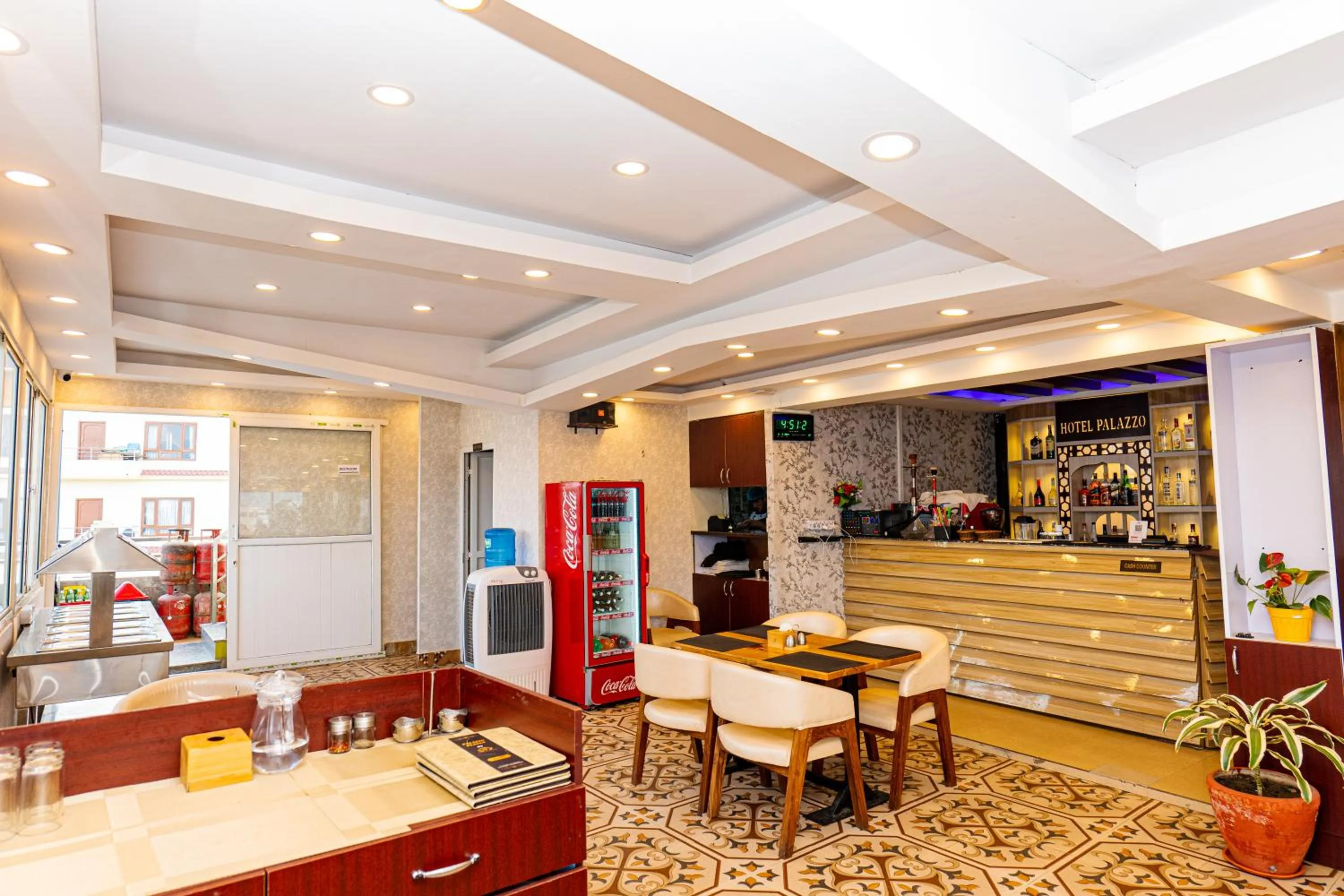 Restaurant/places to eat in Hotel Palazzo