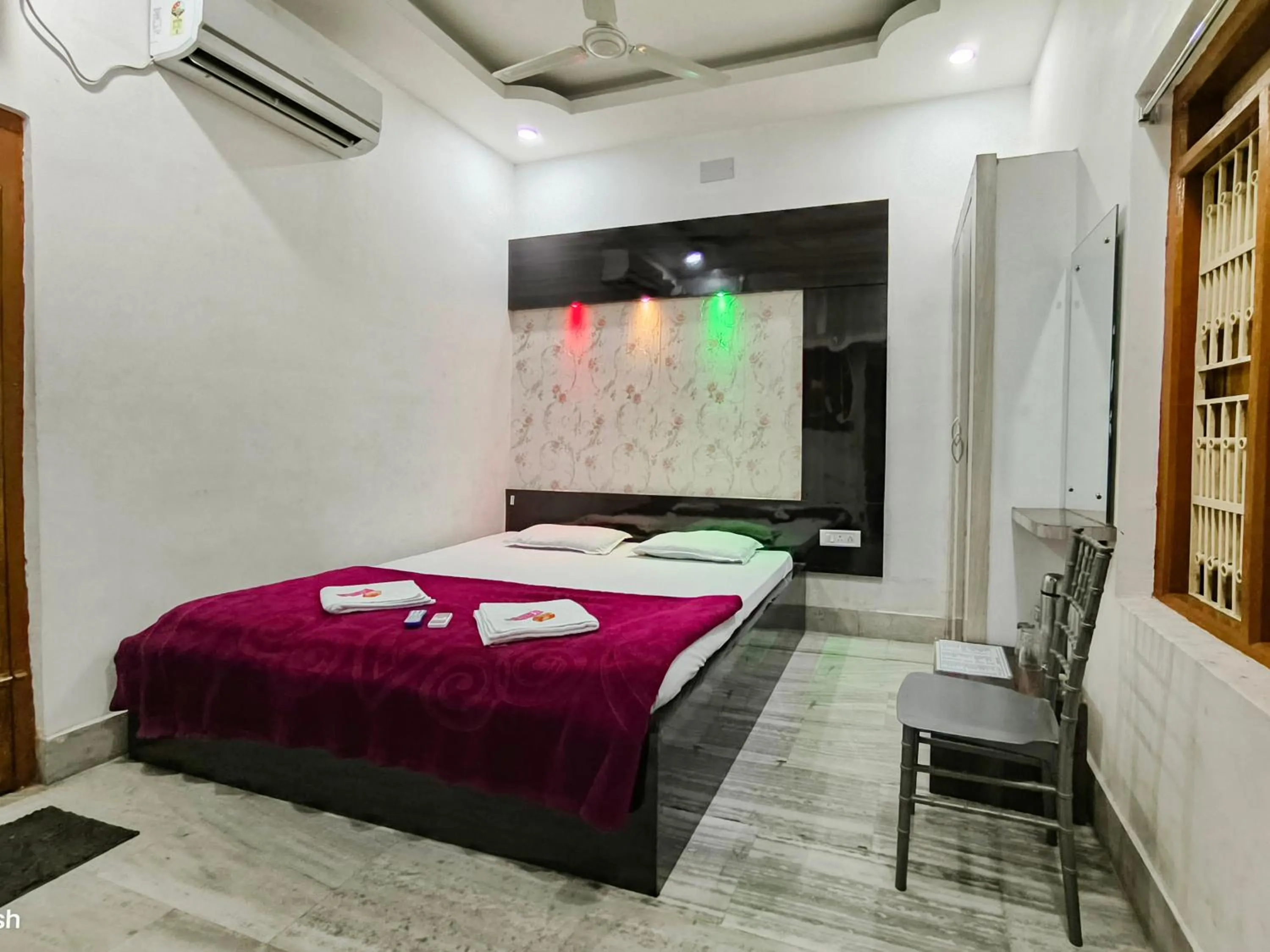 Photo of the whole room, Bed in Bobby Premium Residency 350m from Jagannath temple