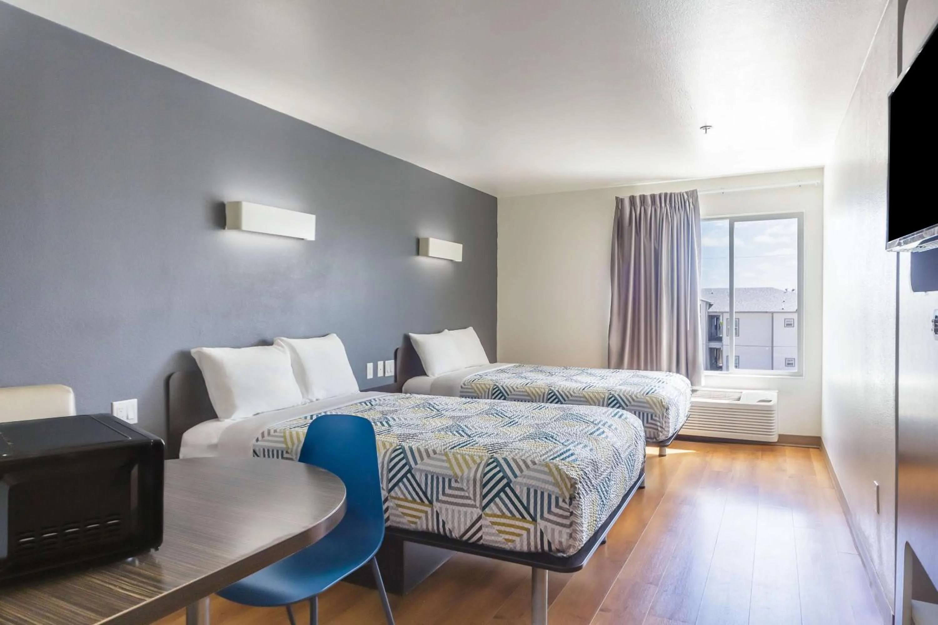 Bedroom, Bed in Motel 6-Laredo, TX - Airport