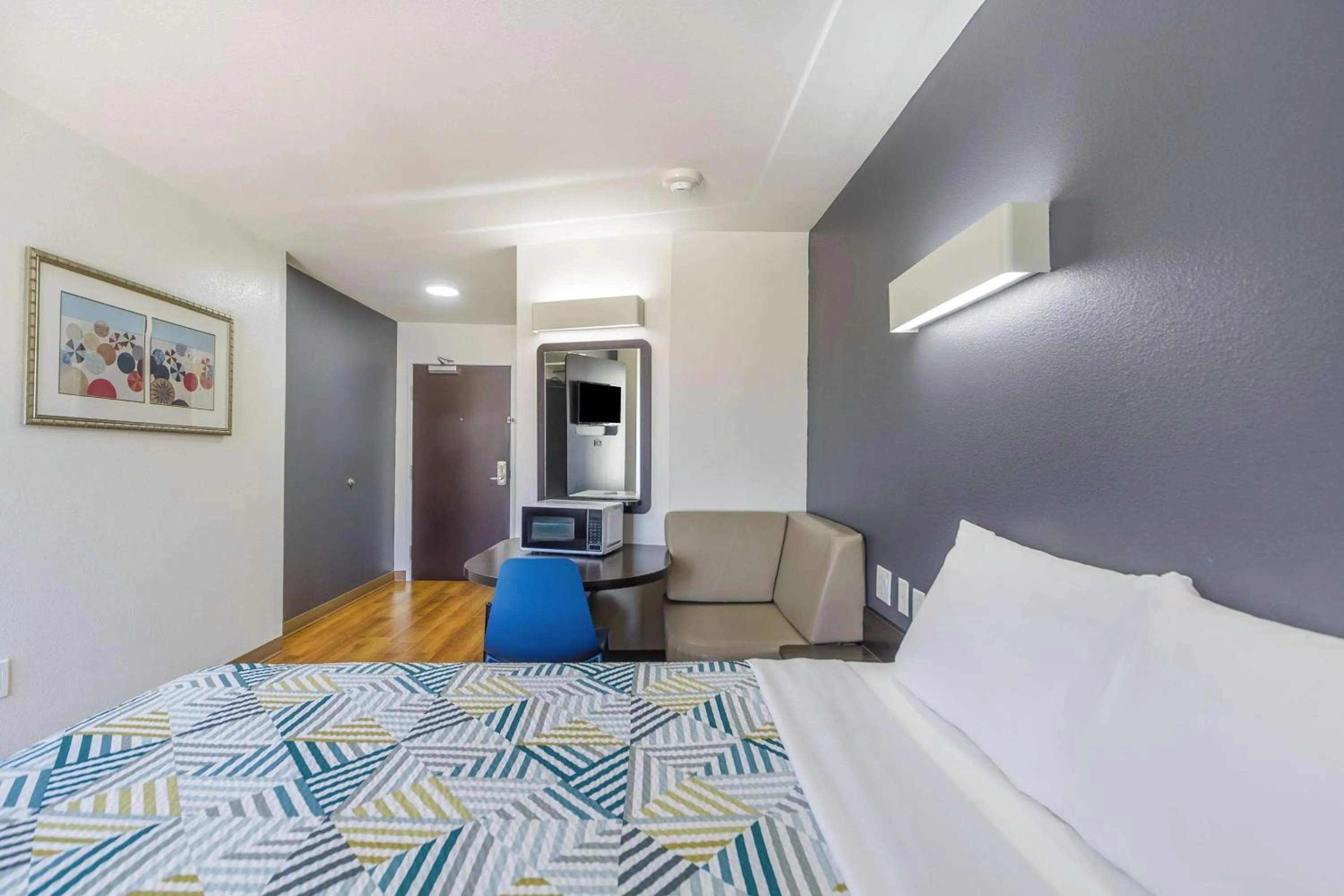 Bedroom, Bed in Motel 6-Laredo, TX - Airport