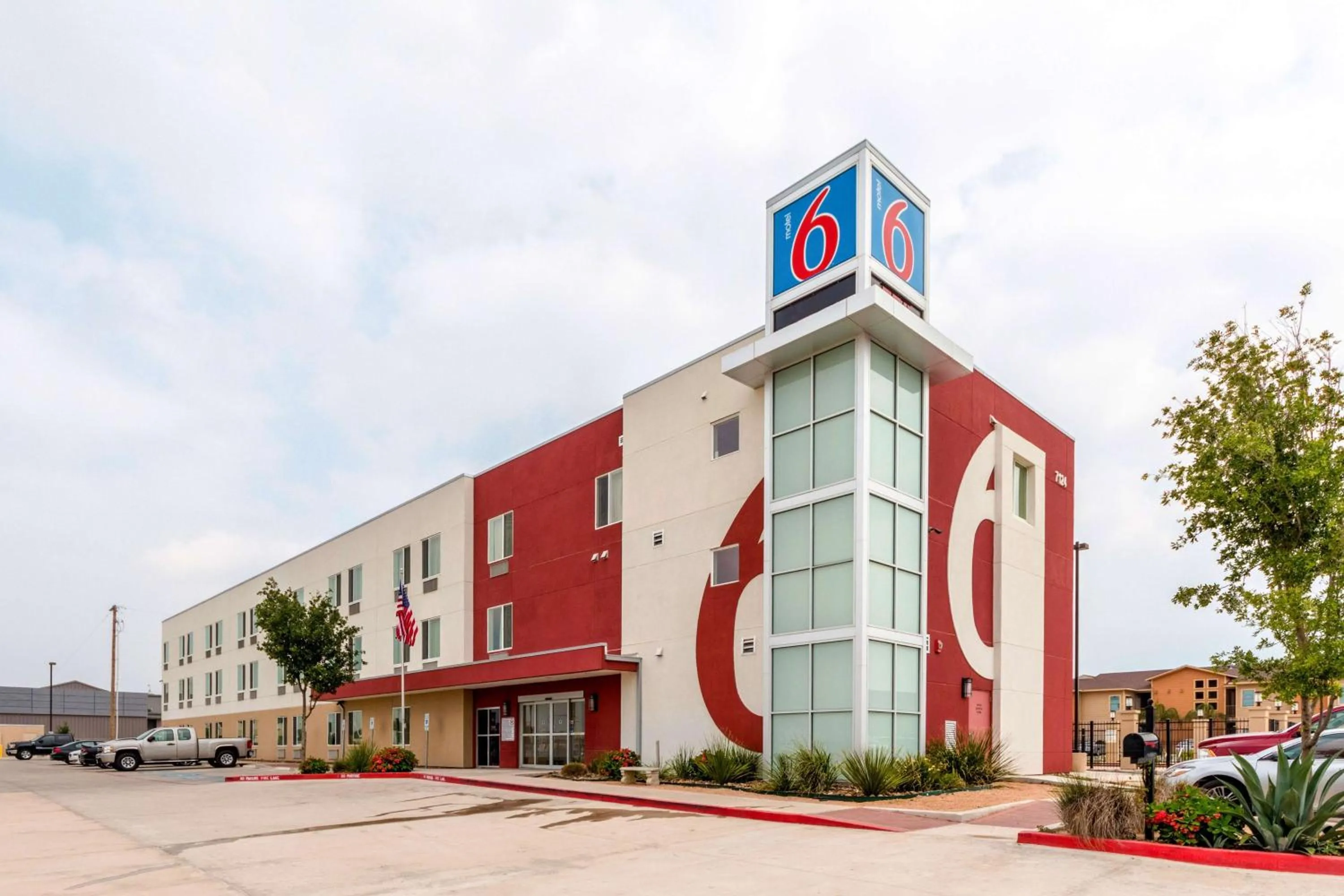 Property building in Motel 6-Laredo, TX - Airport