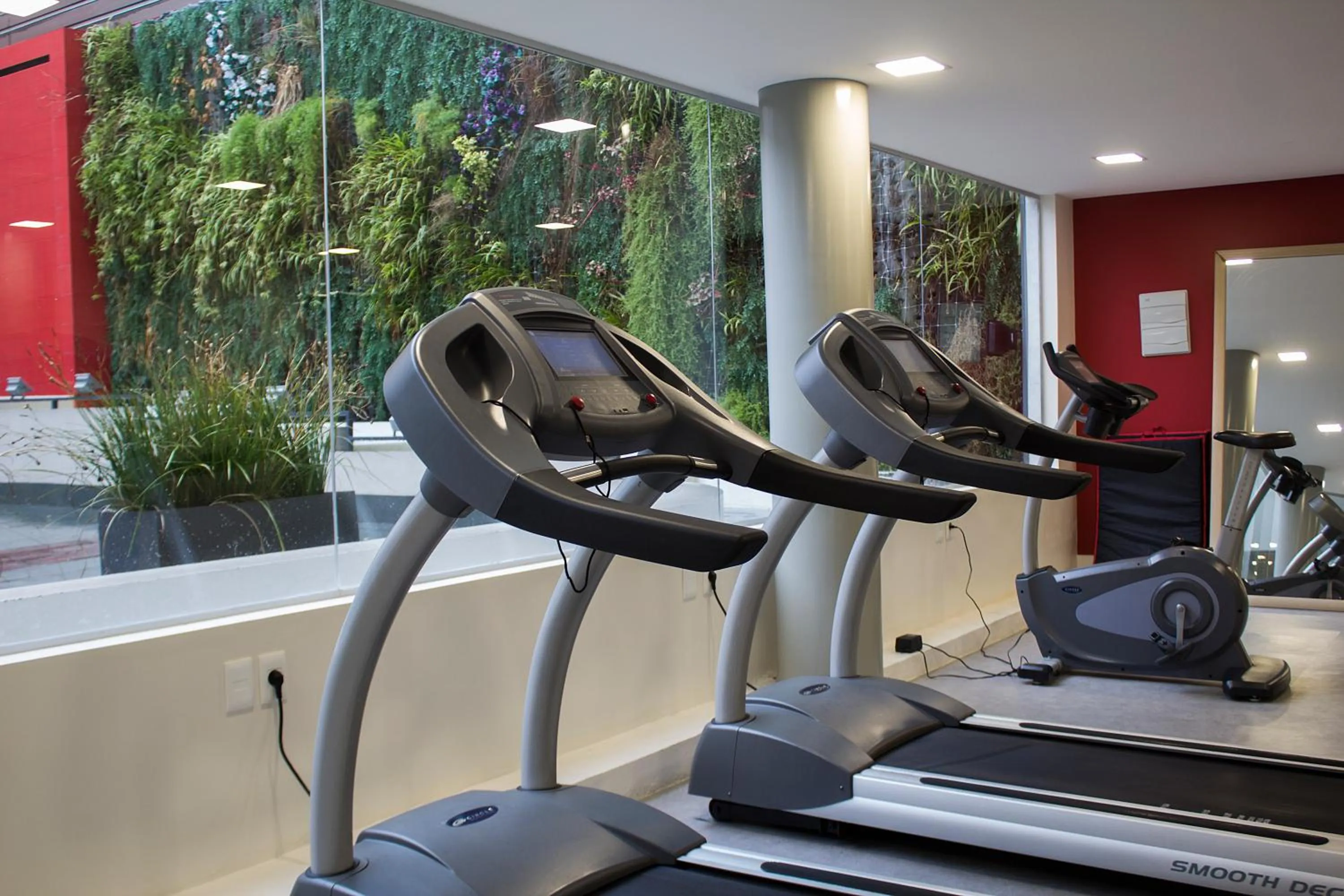 Fitness centre/facilities in Regency Way Montevideo Hotel