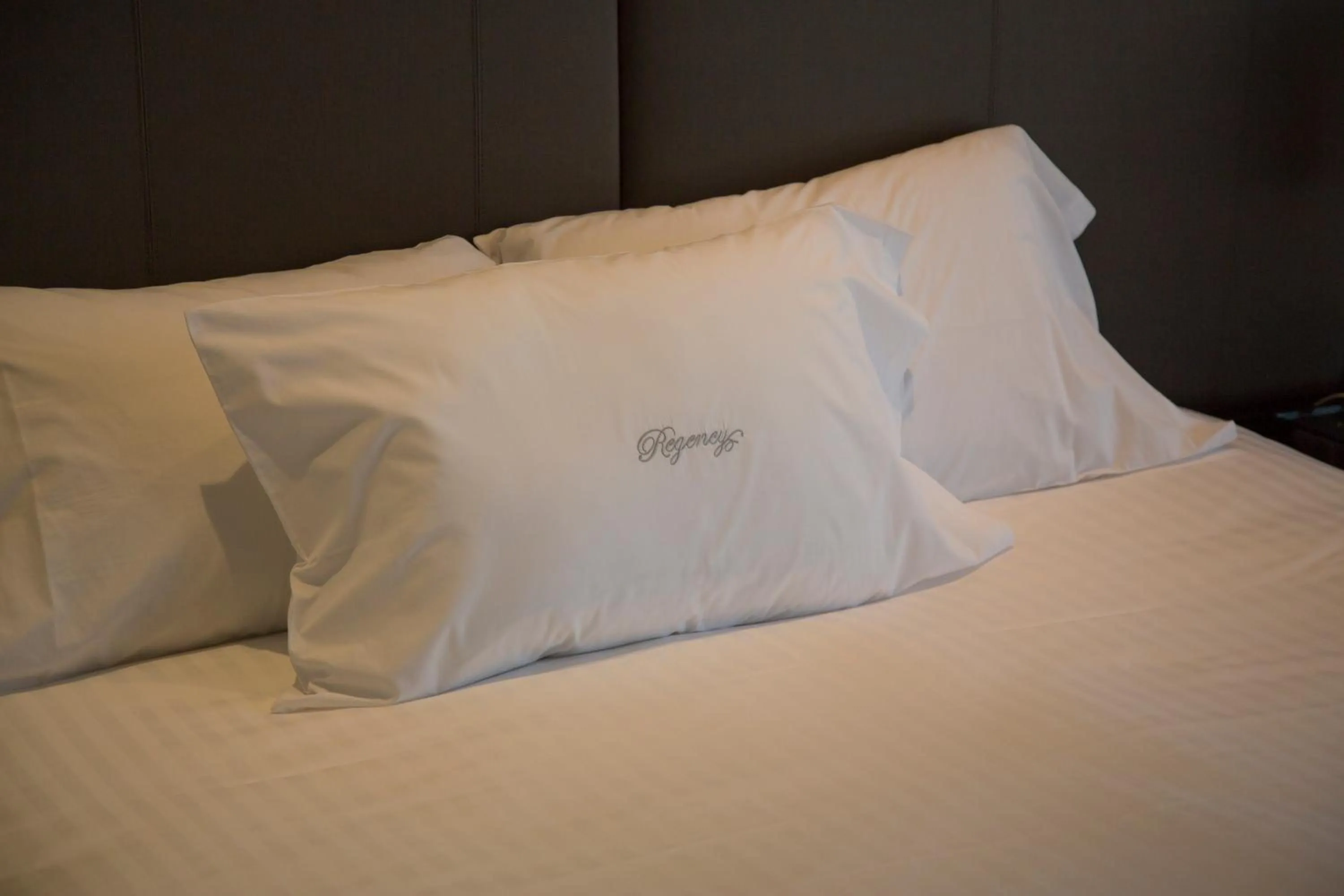 Bed in Regency Way Montevideo Hotel