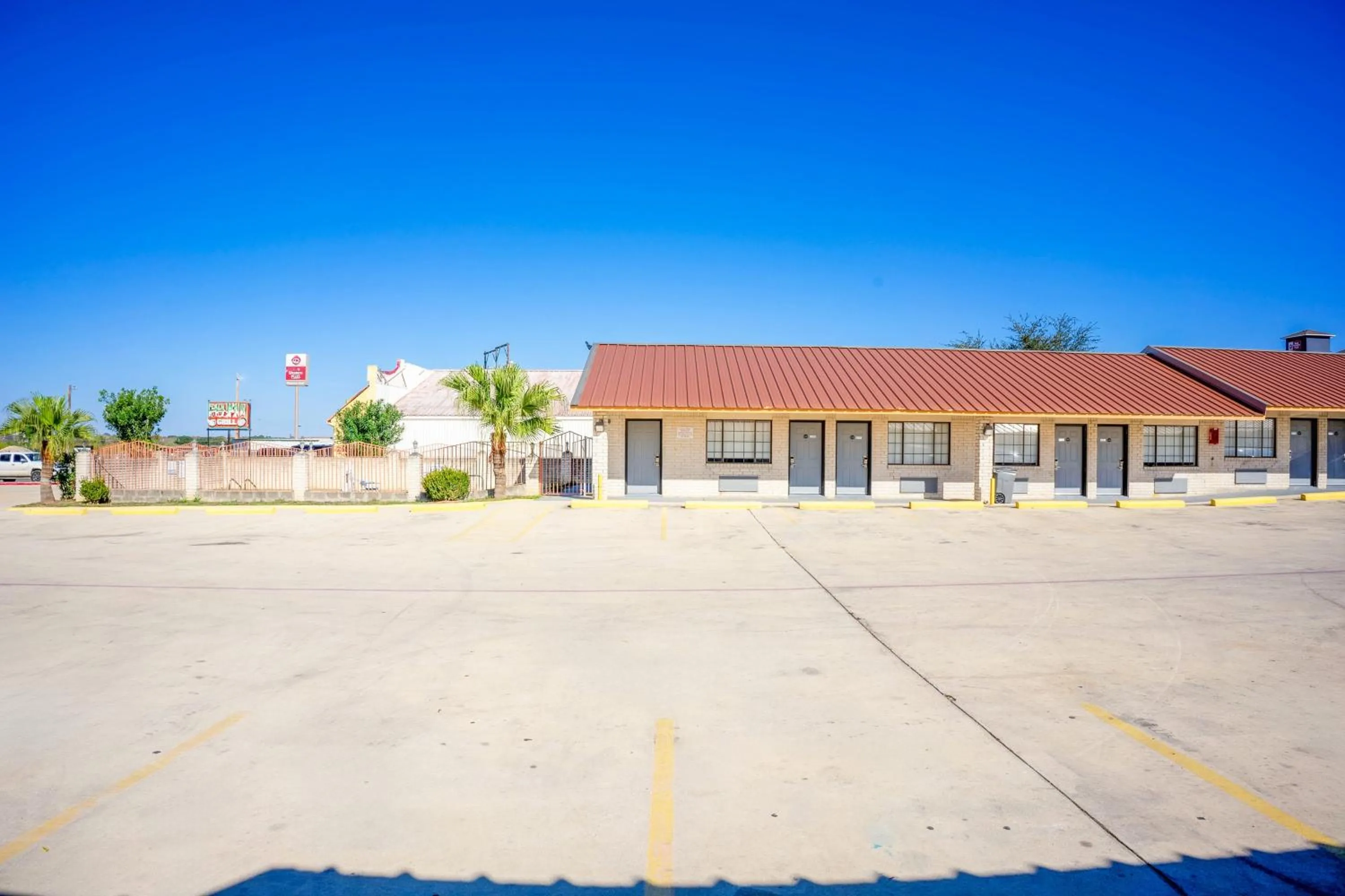 Facade/entrance in Pleasanton Executive Inn By OYO