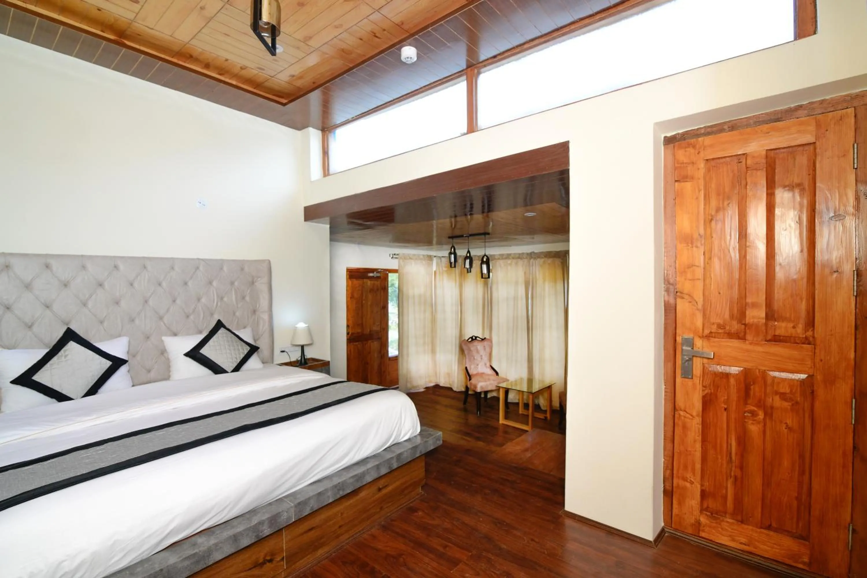 Bed in Thiksay Organic Resort and Retreat