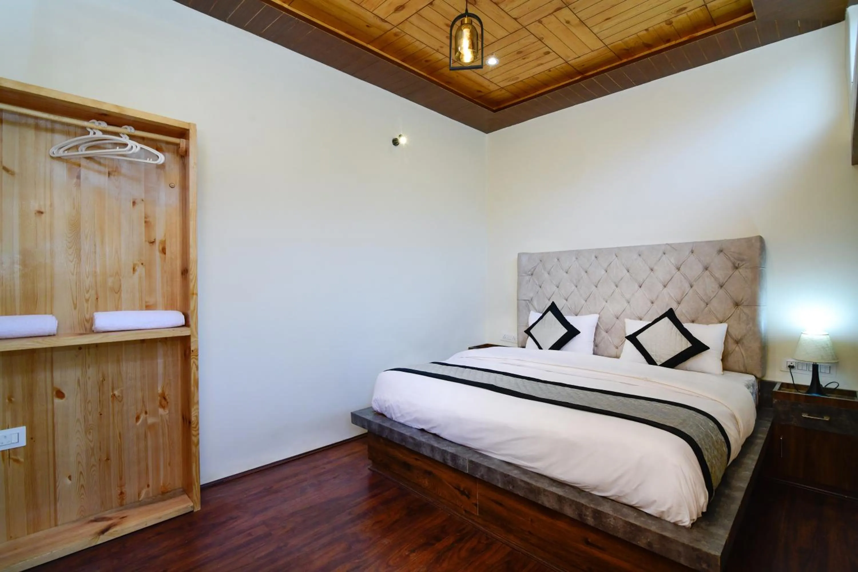 Bed in Thiksay Organic Resort and Retreat