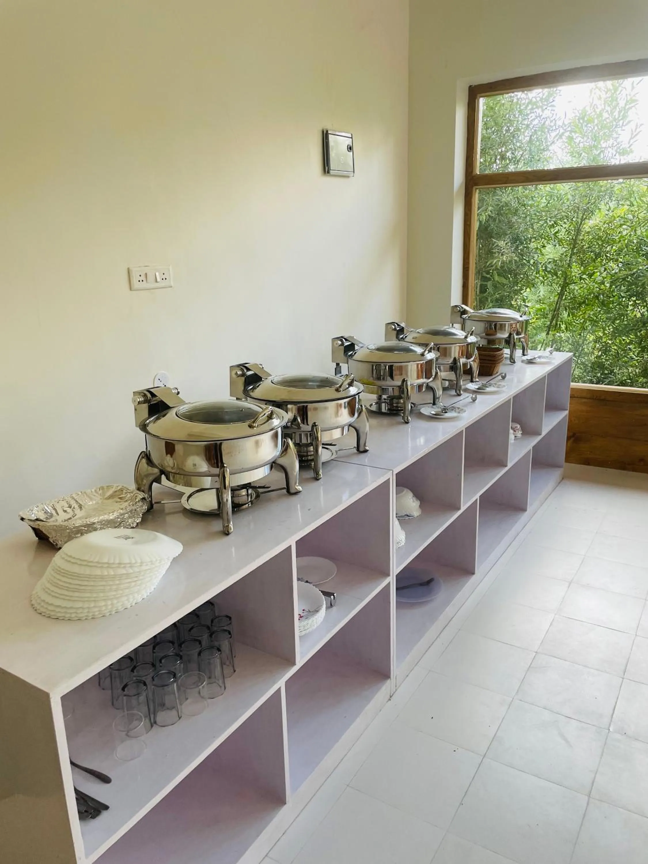 Kitchen or kitchenette in Thiksay Organic Resort and Retreat