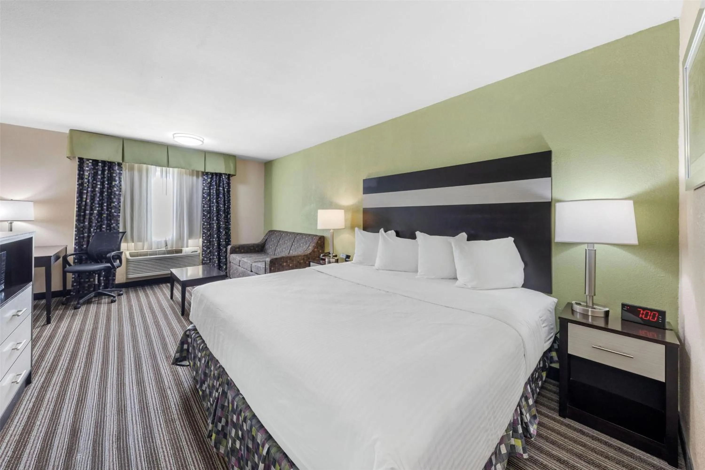 Bedroom, Bed in Best Western Borger Inn