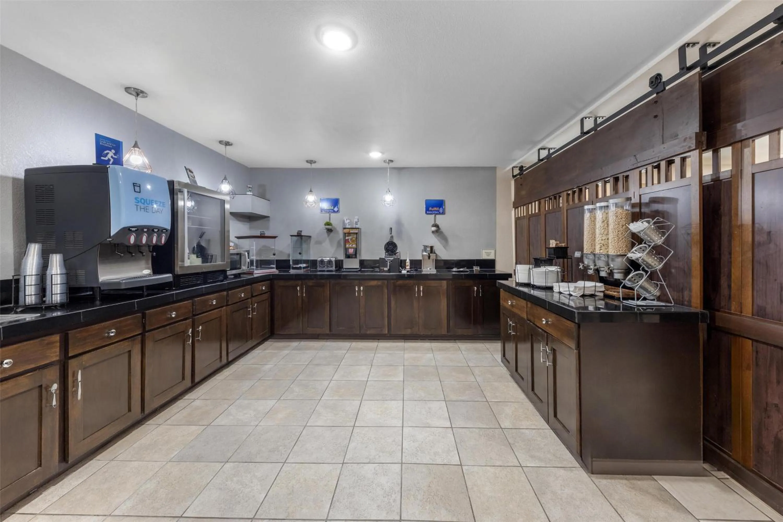 Breakfast in Best Western Borger Inn