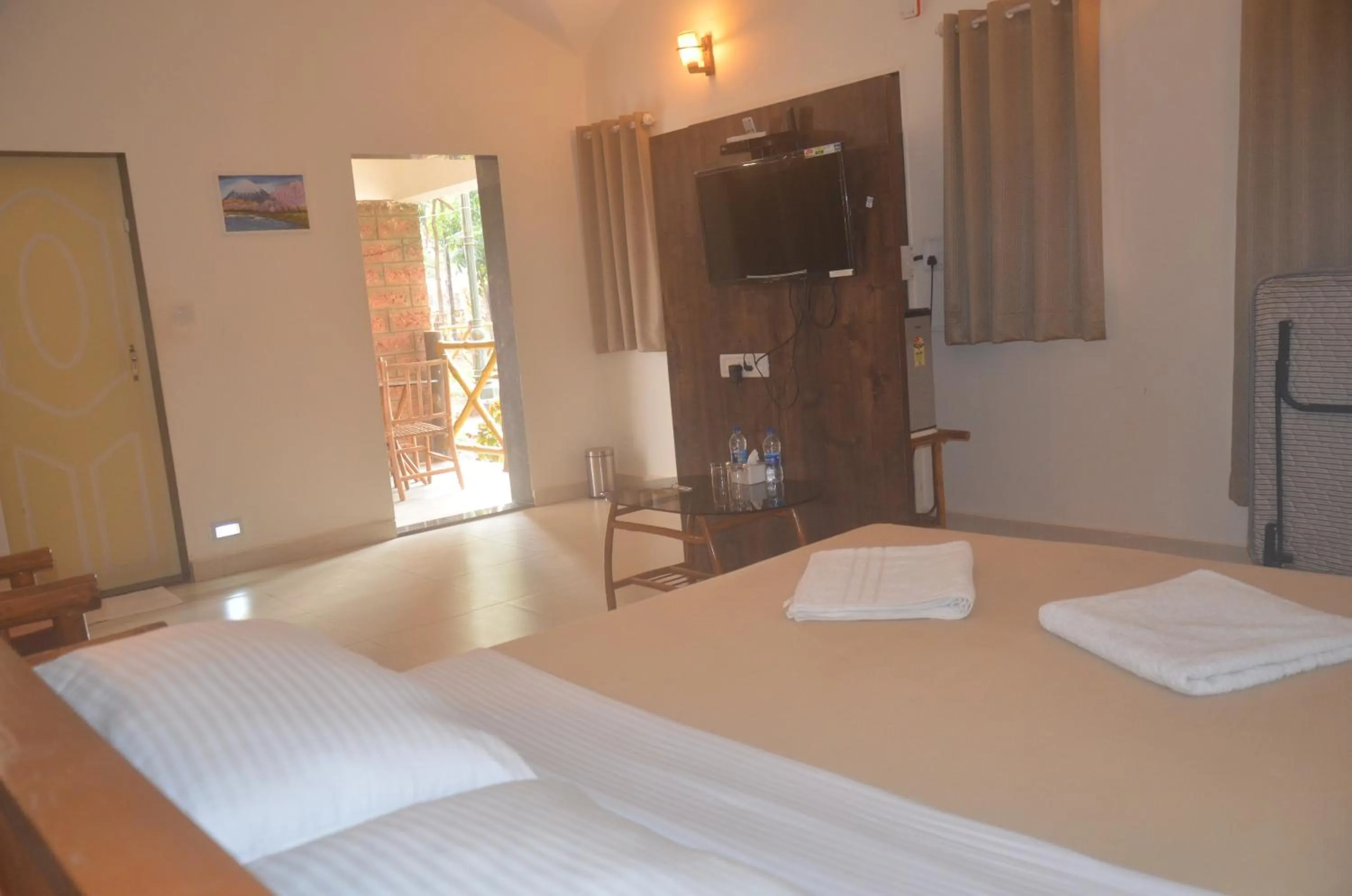 Bed in Shilpgram Heritage Resort