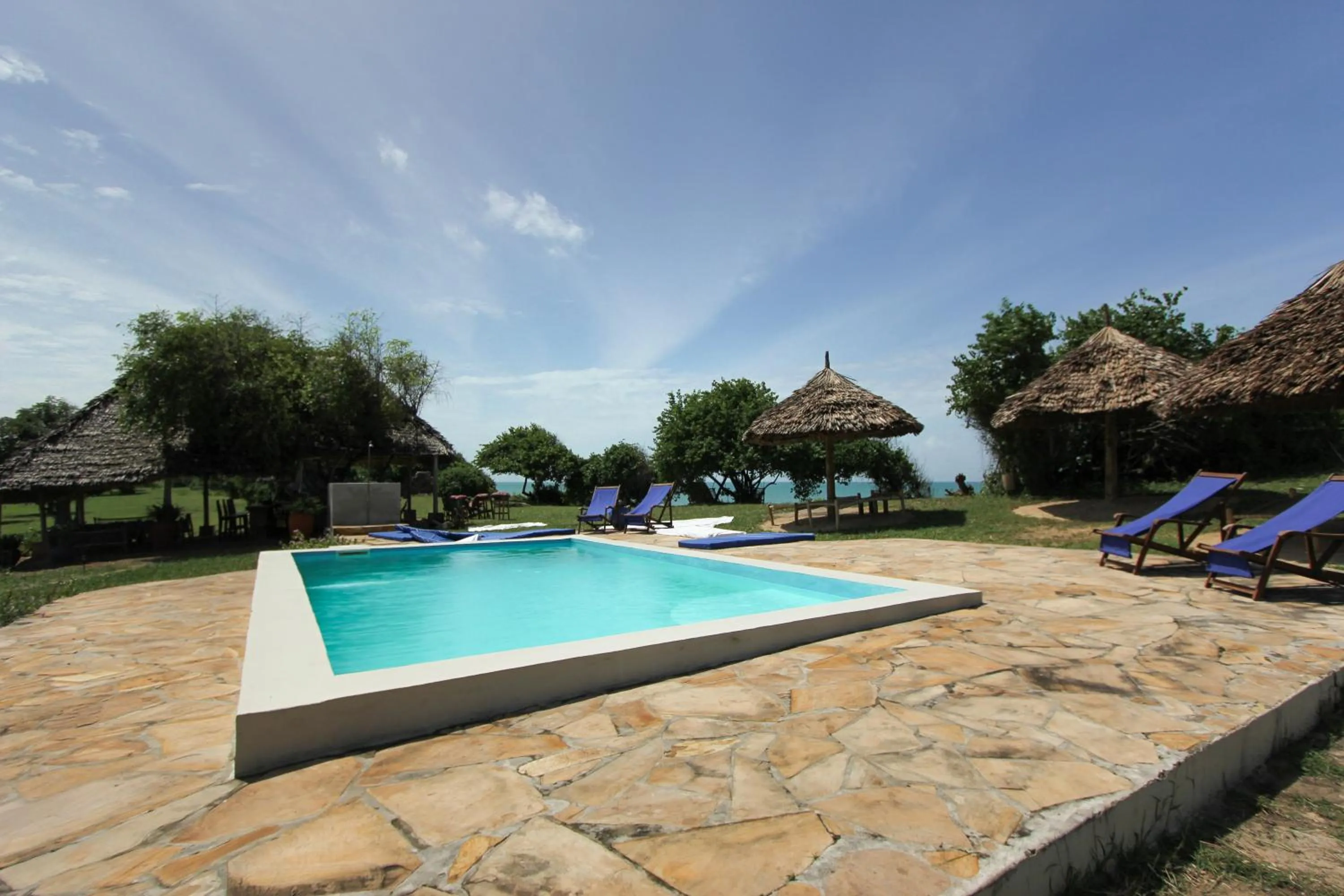 Swimming pool in Pangani Cliffs Lodge