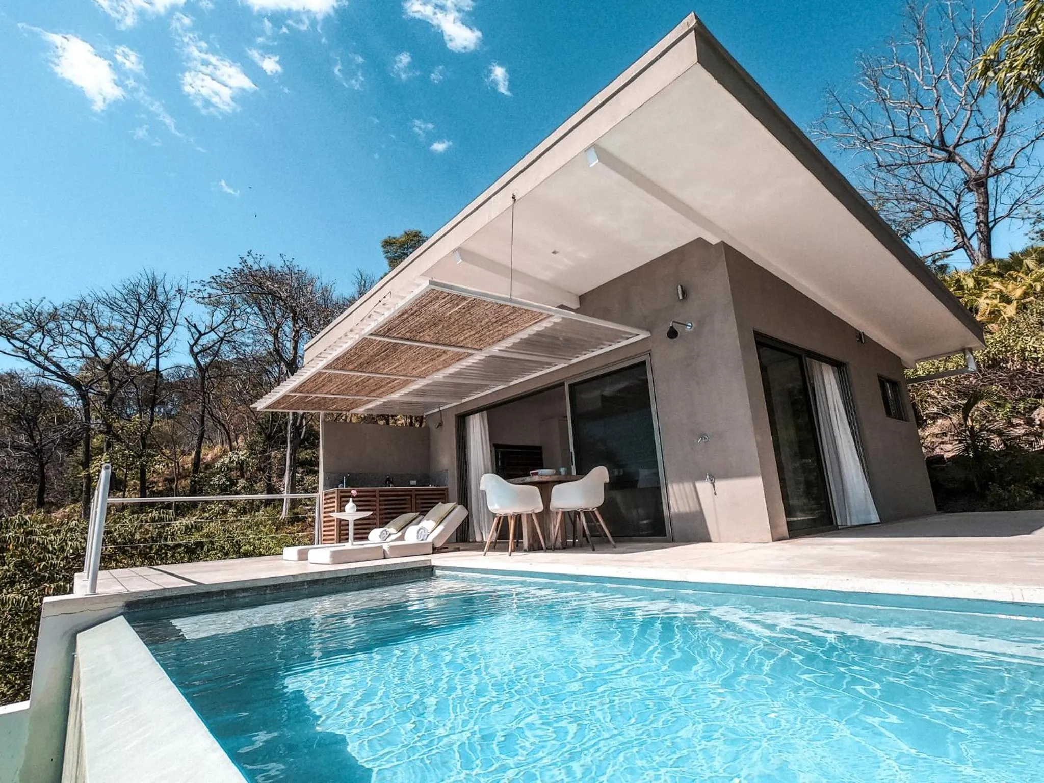 Property building in Akwa Santa Teresa