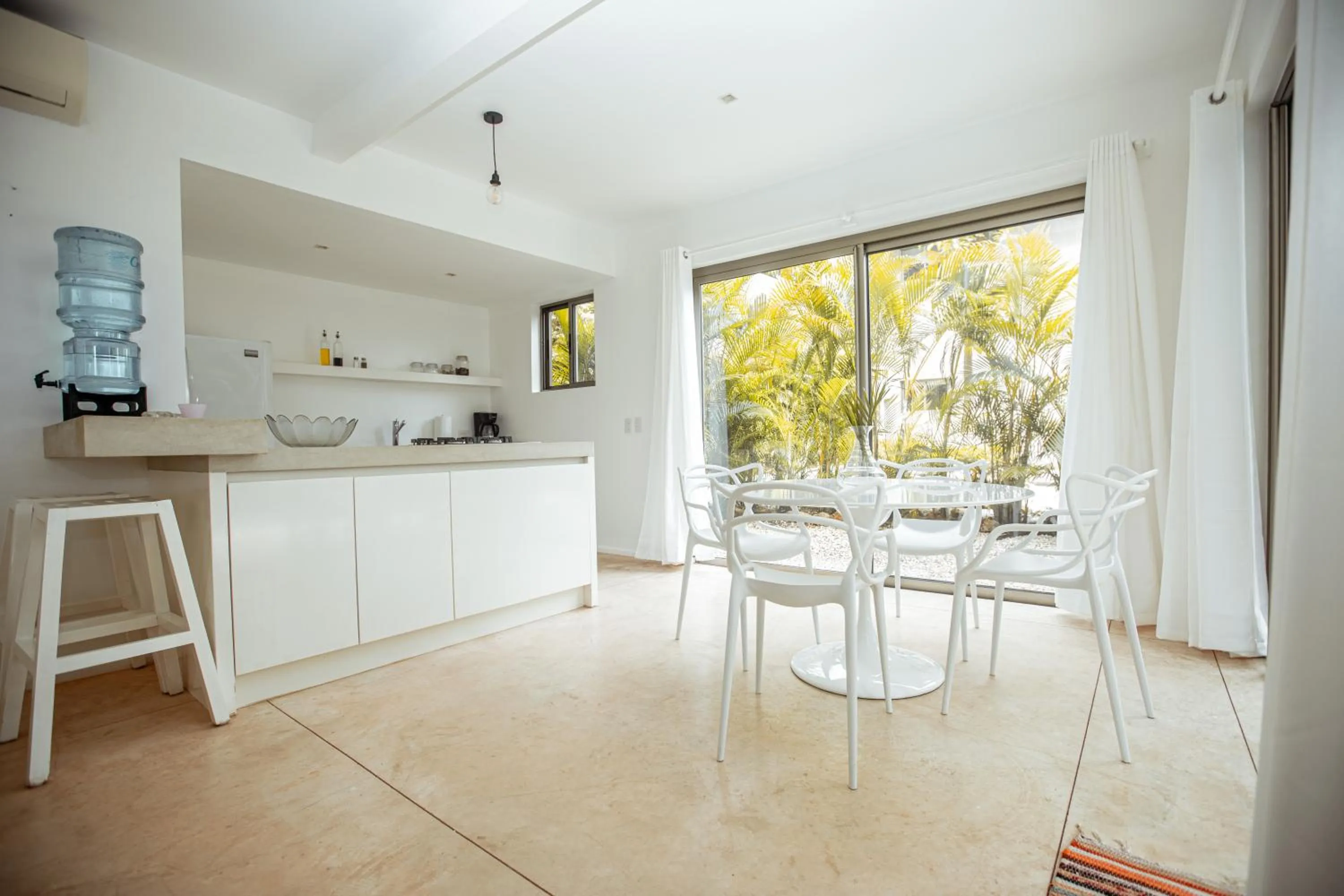 Kitchen or kitchenette in Akwa Santa Teresa