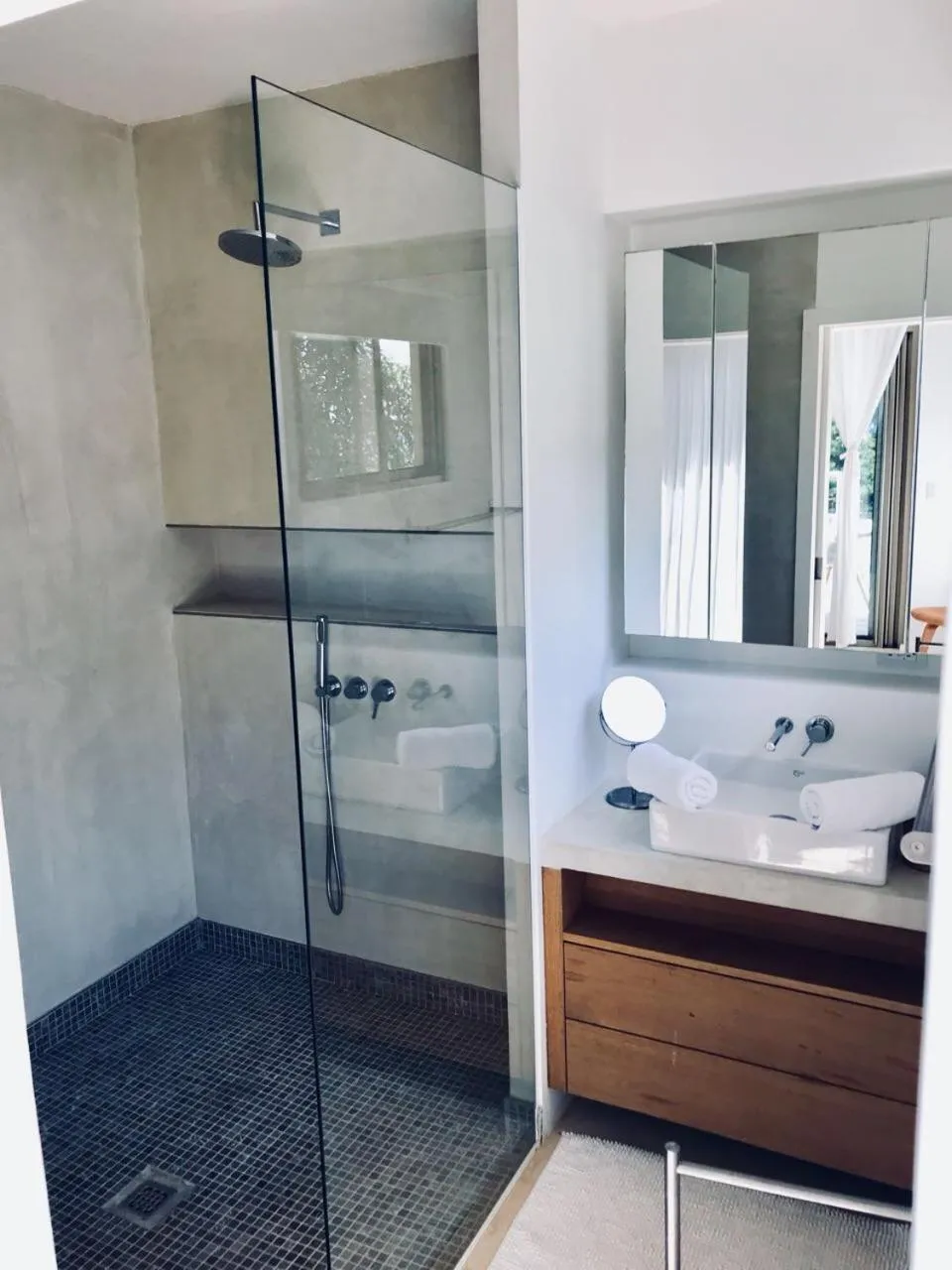 Shower in Akwa Santa Teresa