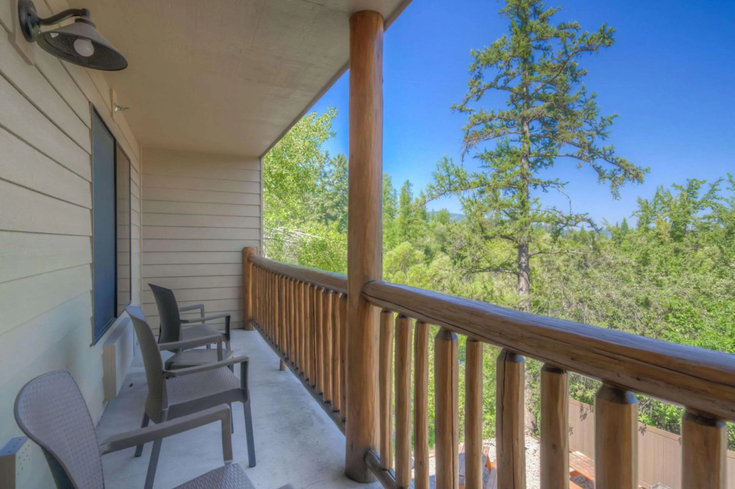 Bedroom in Whitefish Riverfront Hotel