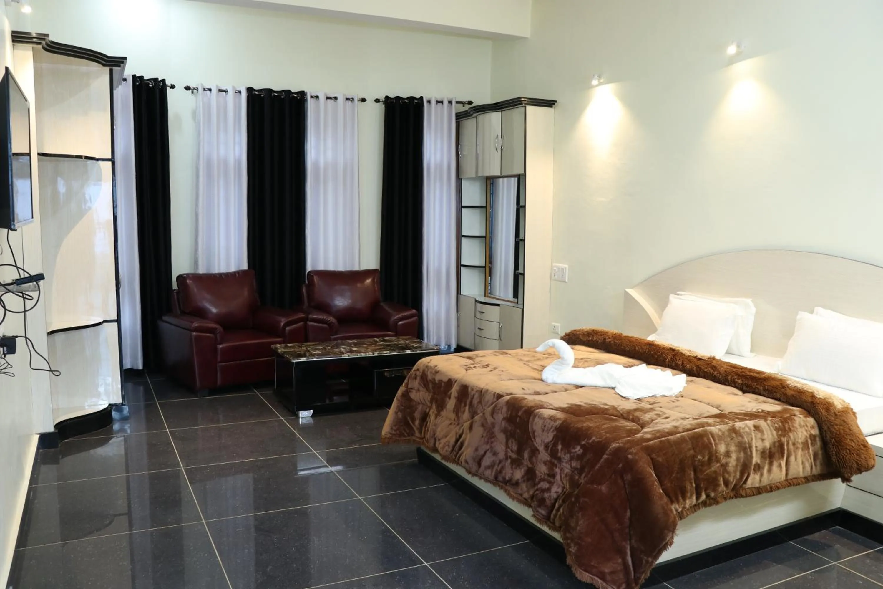 Bedroom in Gunjyal Madhur Residency