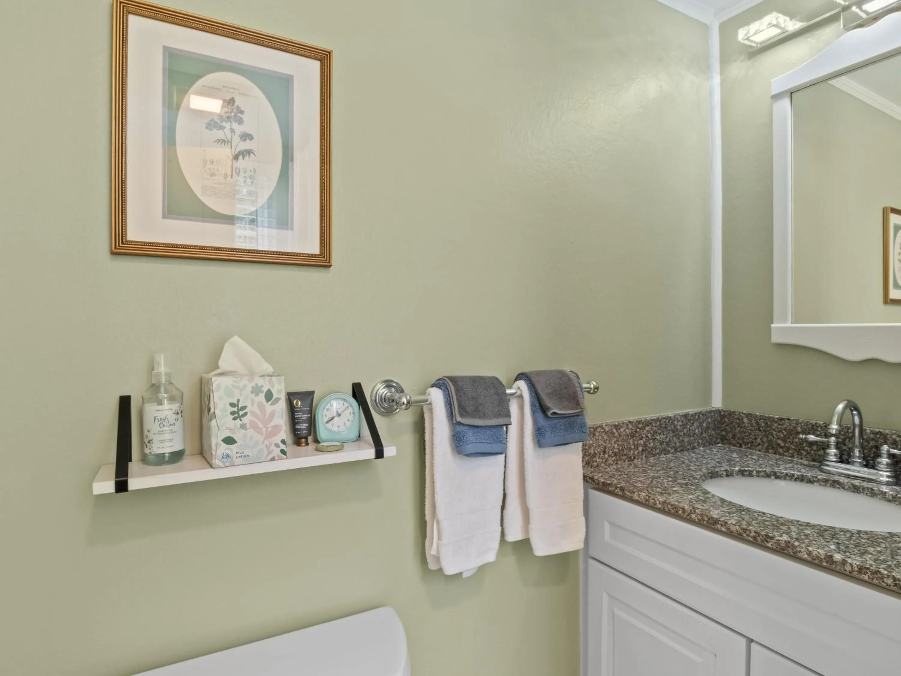 Bathroom in The Seagrove Suites & Guest Rooms