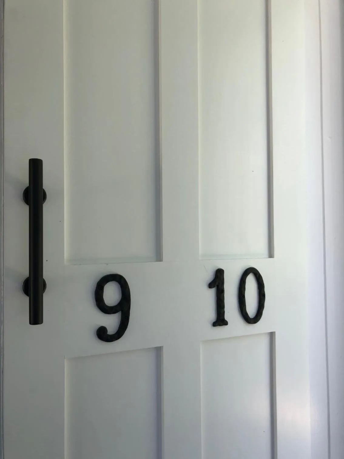 Facade/entrance in The Seagrove Suites & Guest Rooms