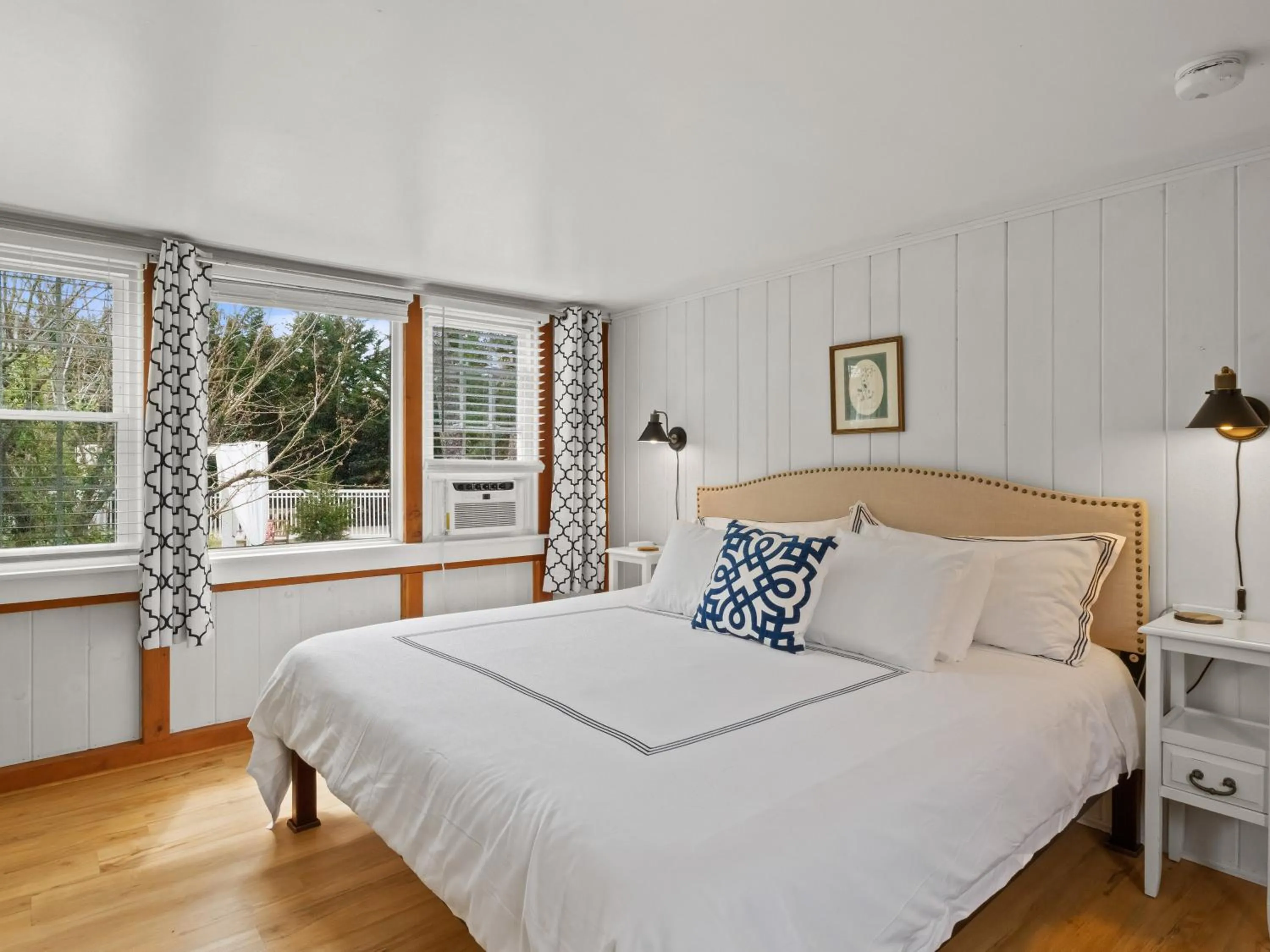 Bed in The Seagrove Suites & Guest Rooms