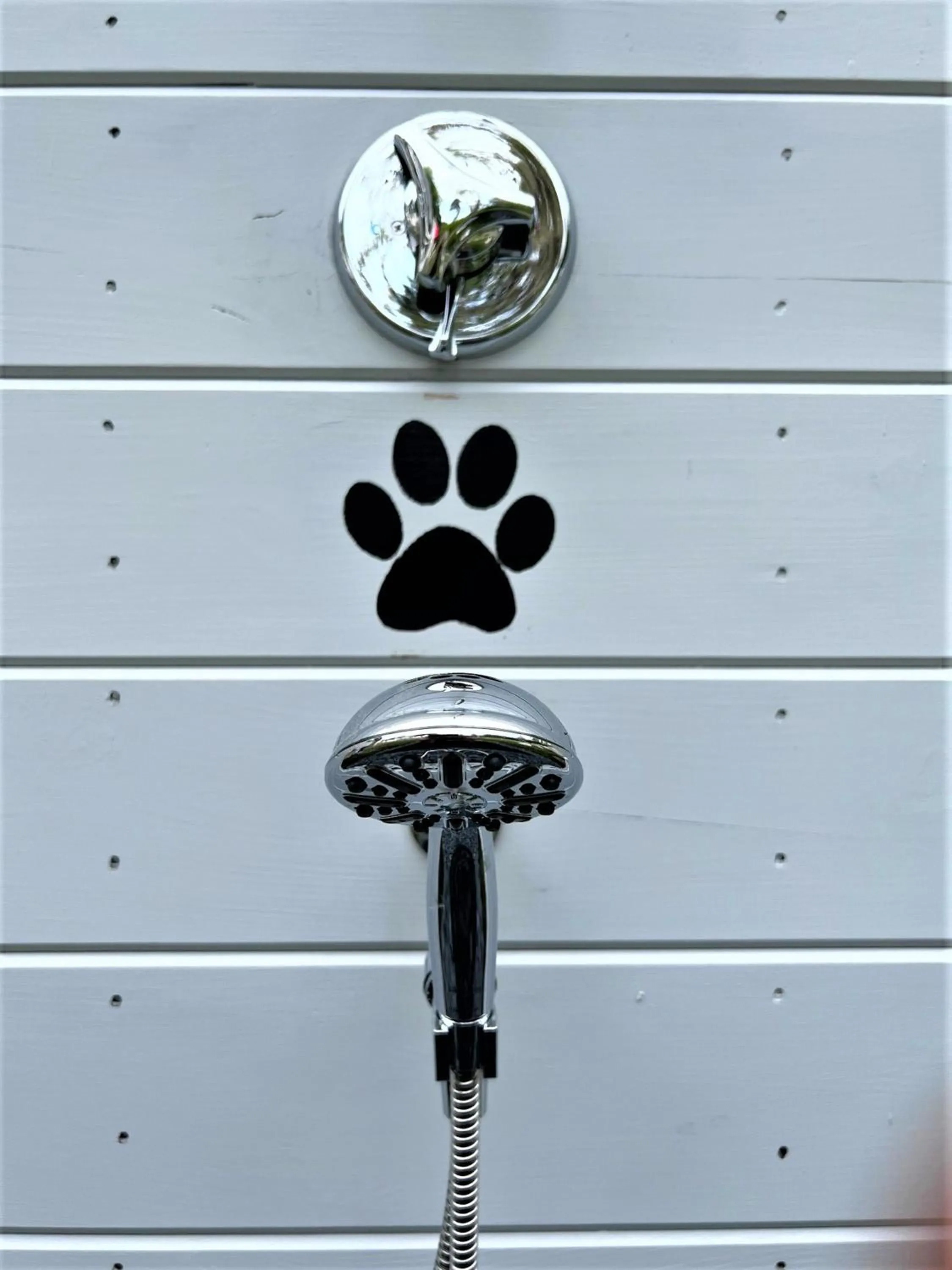 Shower in The Seagrove Suites & Guest Rooms