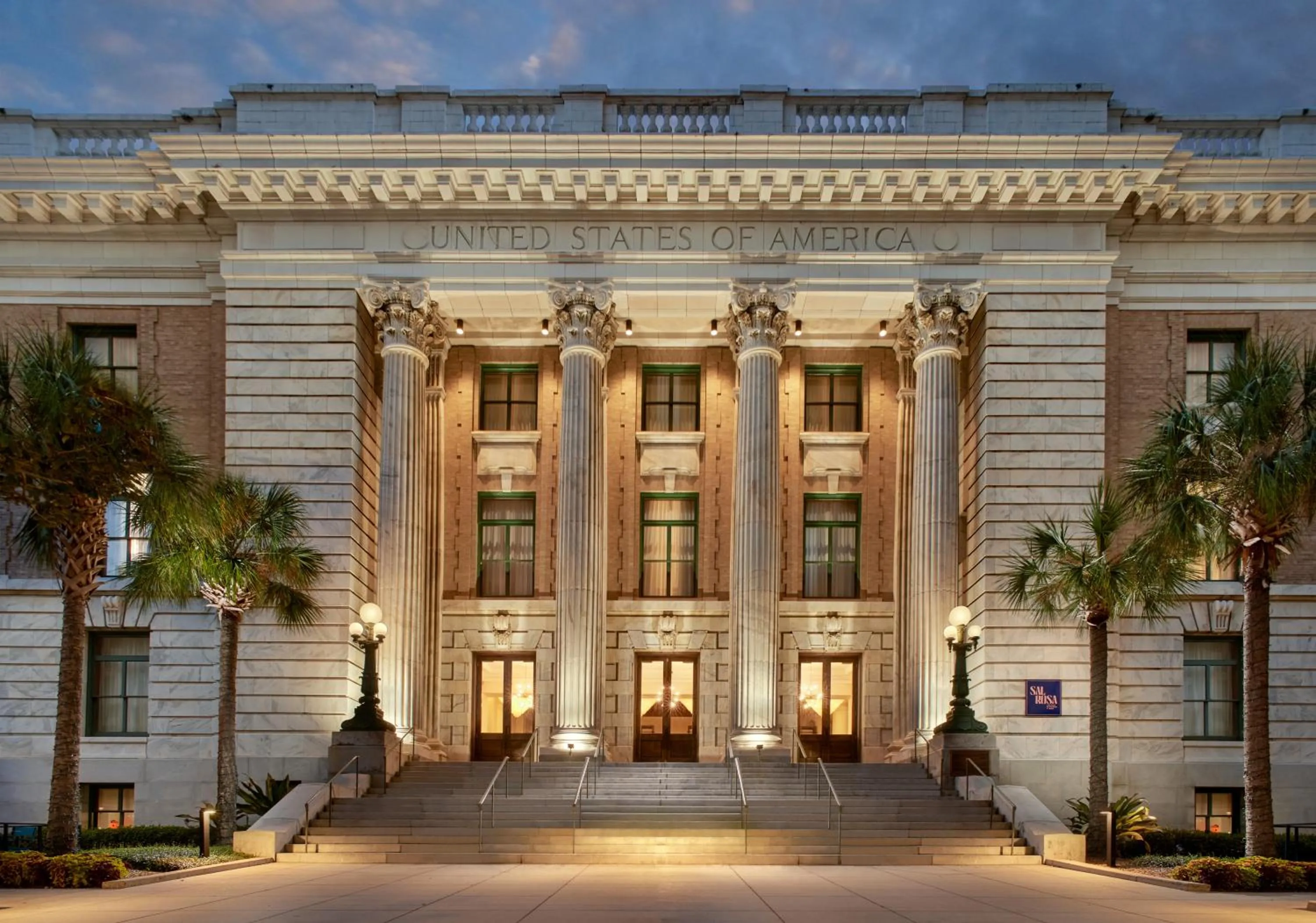 Property building in Le Meridien Tampa, The Courthouse