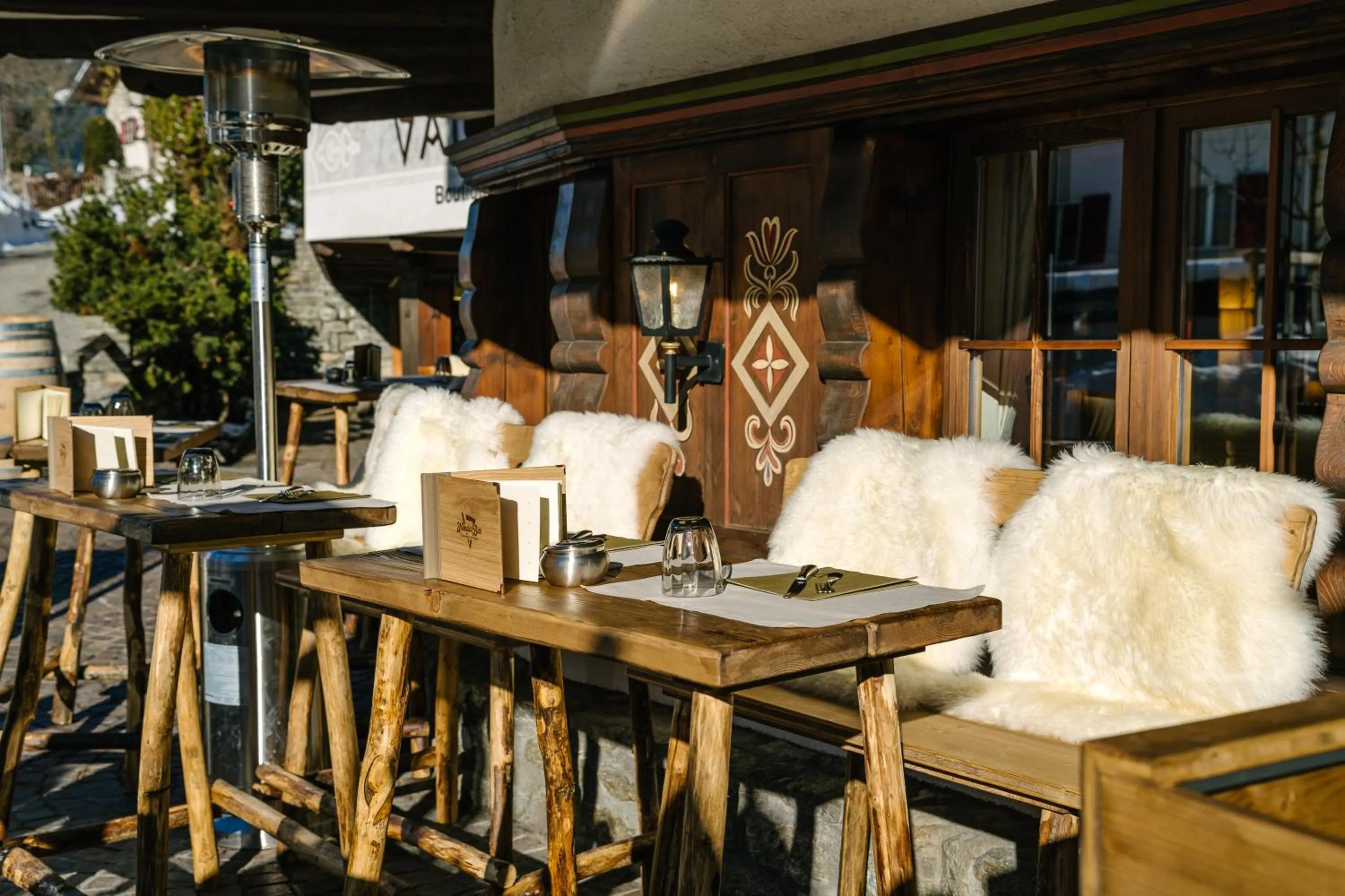 Lounge or bar in Seven Alpina Boutique Hotel