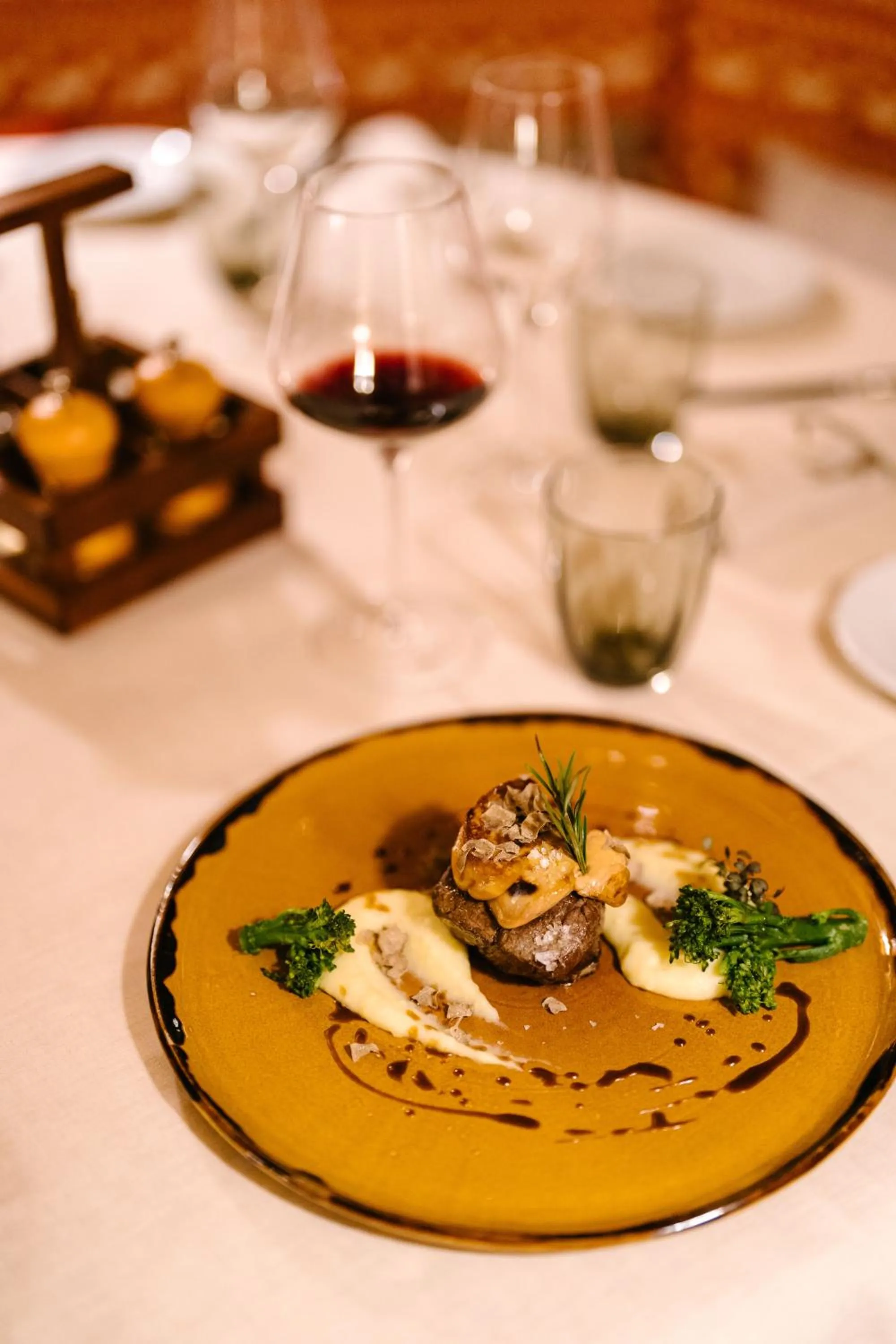 Restaurant/places to eat in Seven Alpina Boutique Hotel