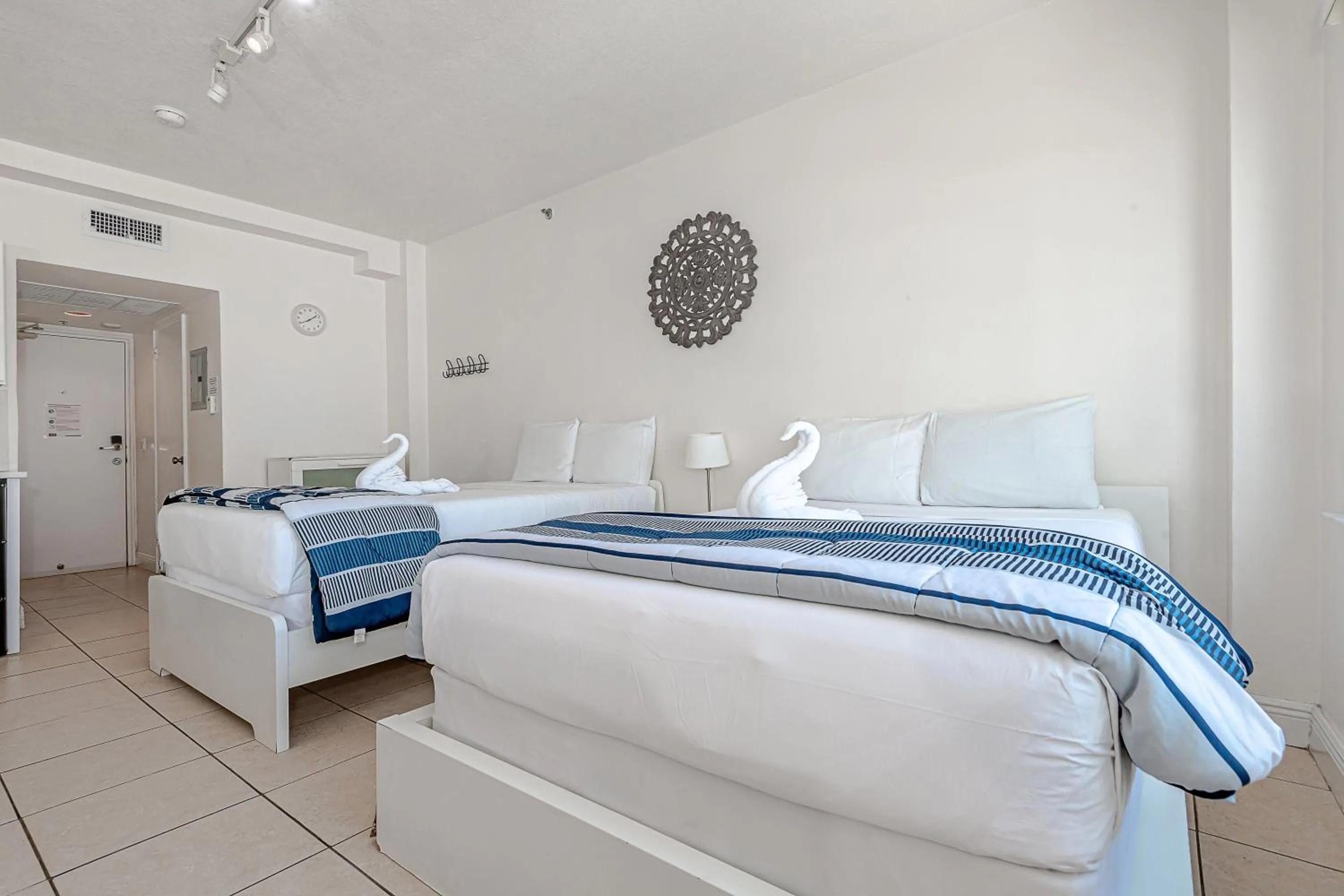 Bed in Beach Front Studio Miami Beach