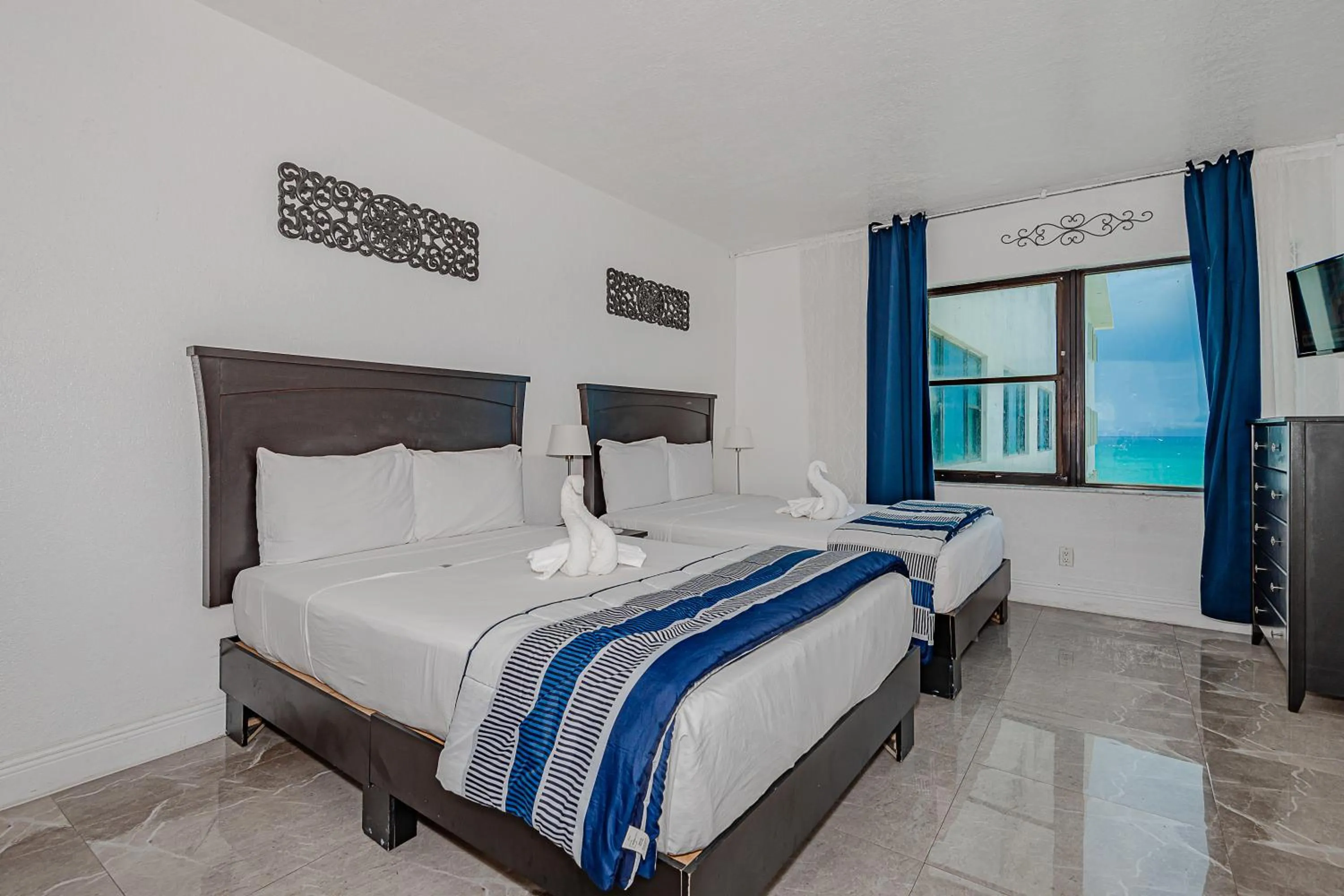 Bed in Beach Front Studio Miami Beach