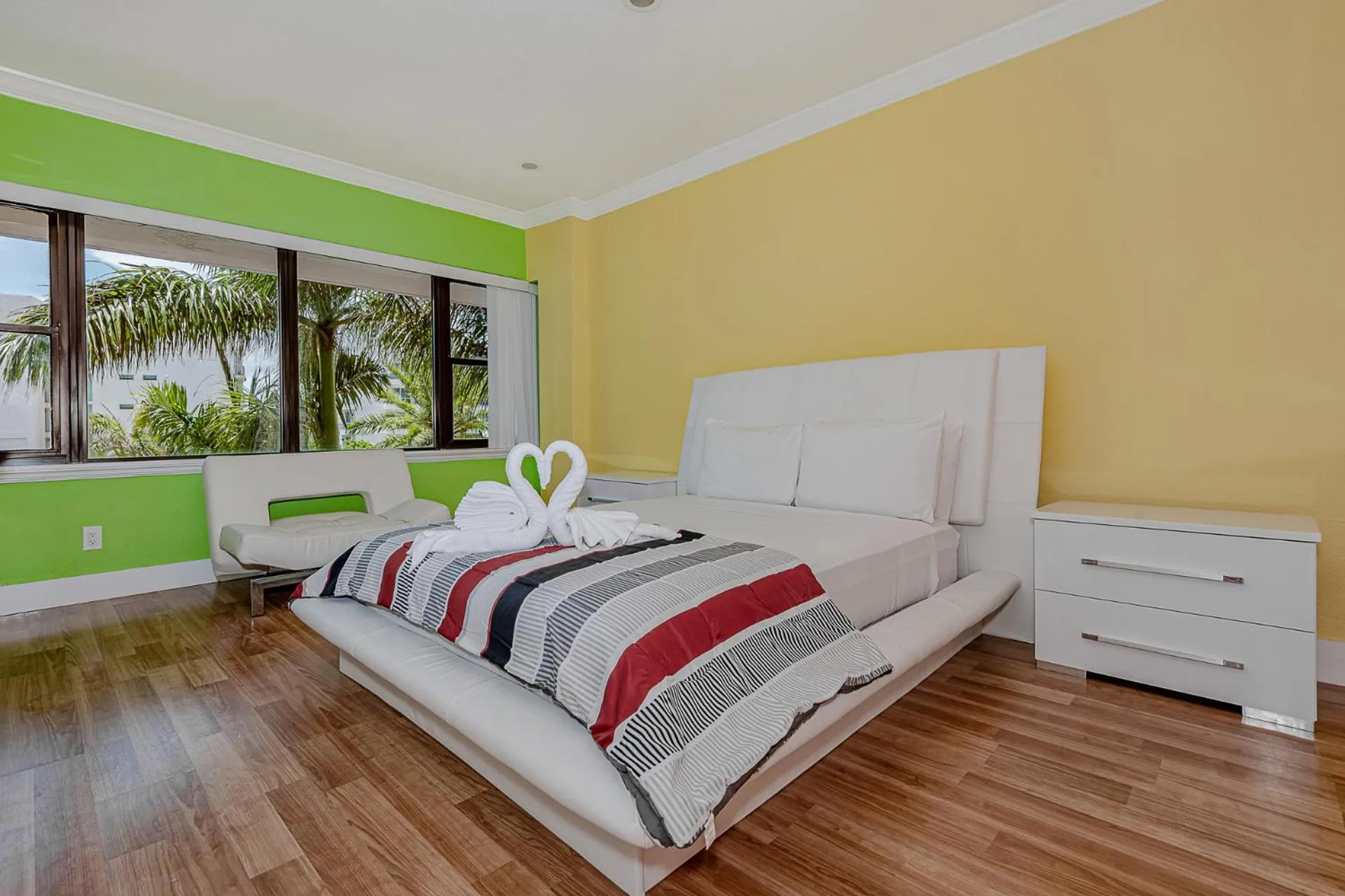 Bed in Beach Front Studio Miami Beach