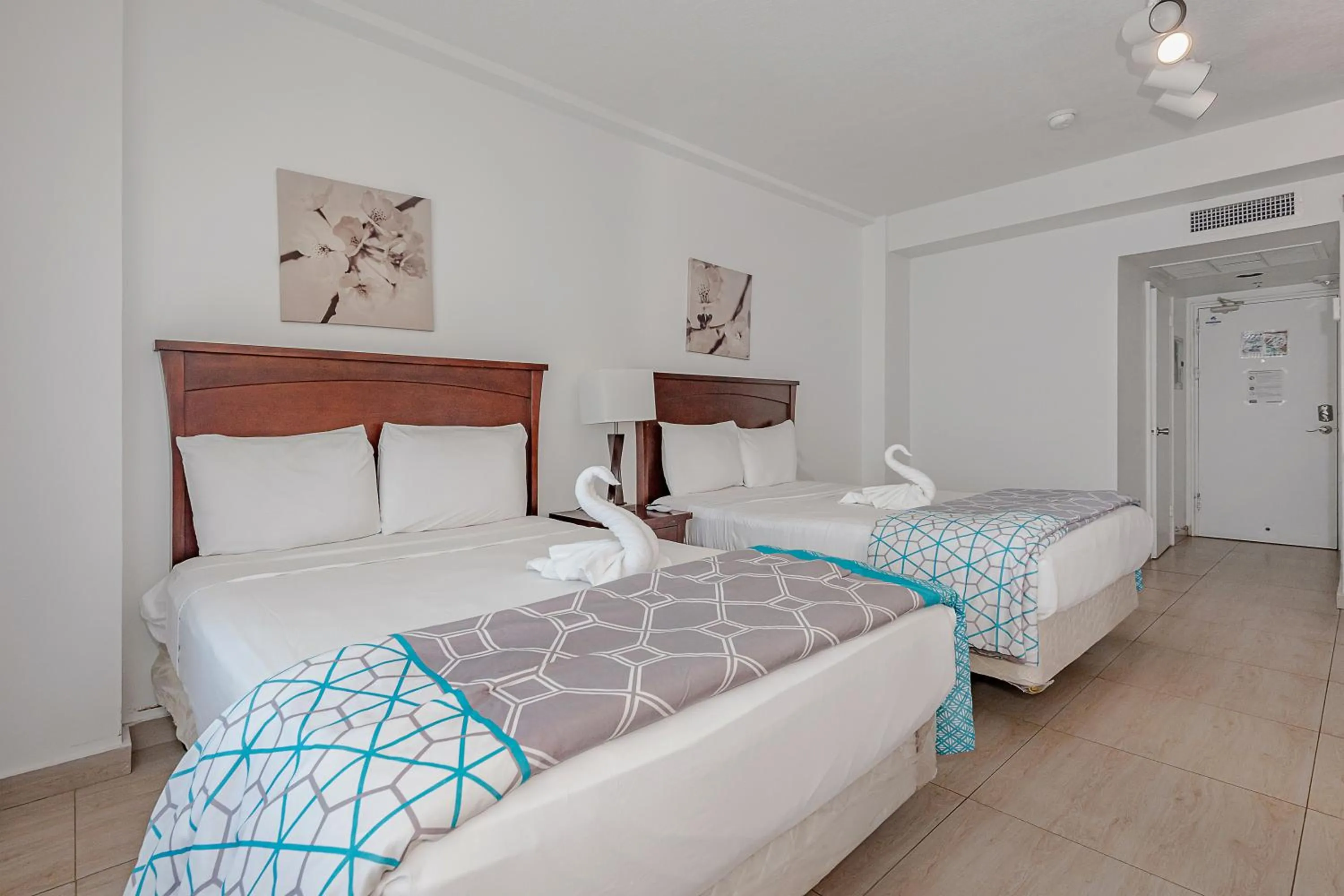 Bed in Beach Front Studio Miami Beach