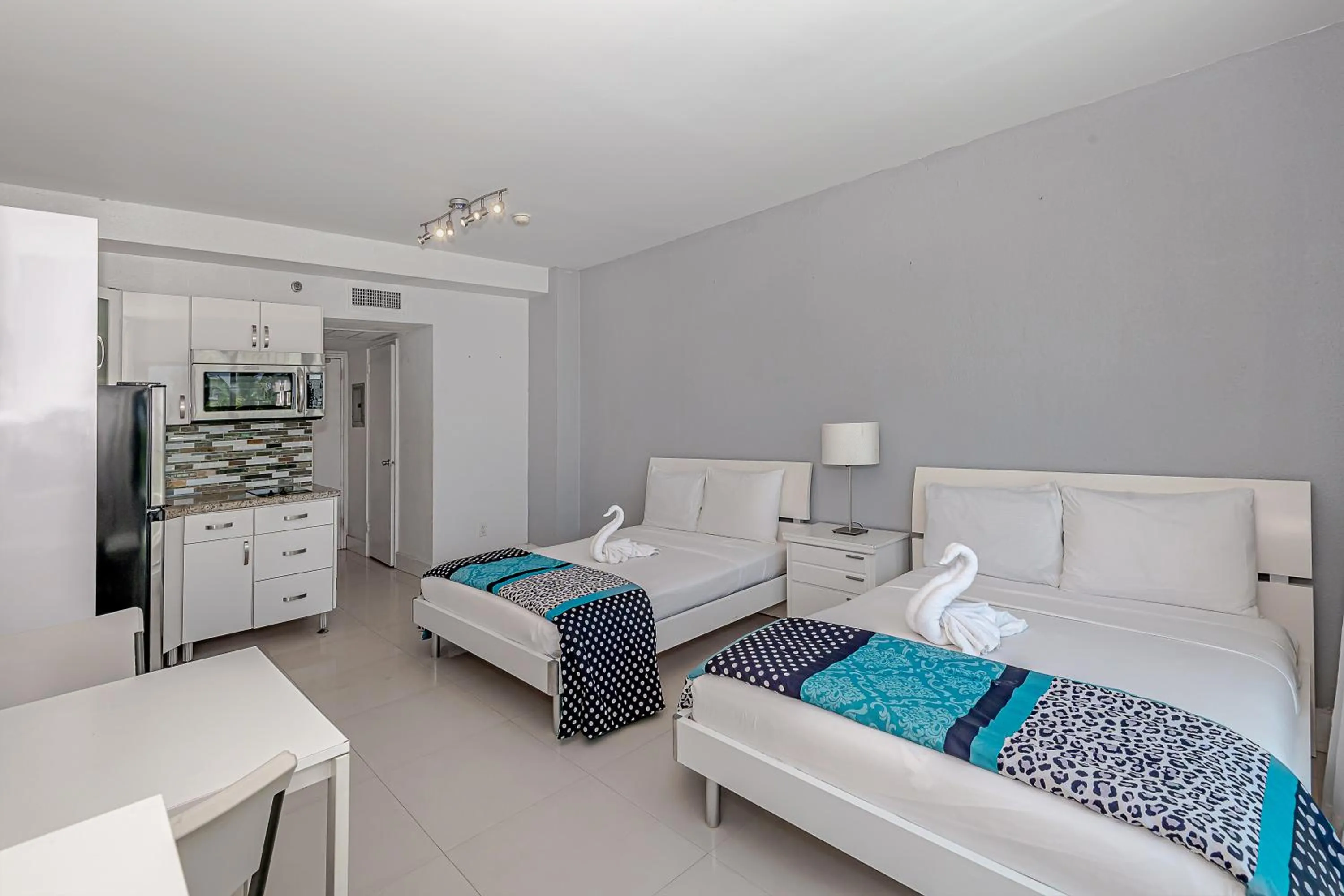 Bed in Beach Front Studio Miami Beach