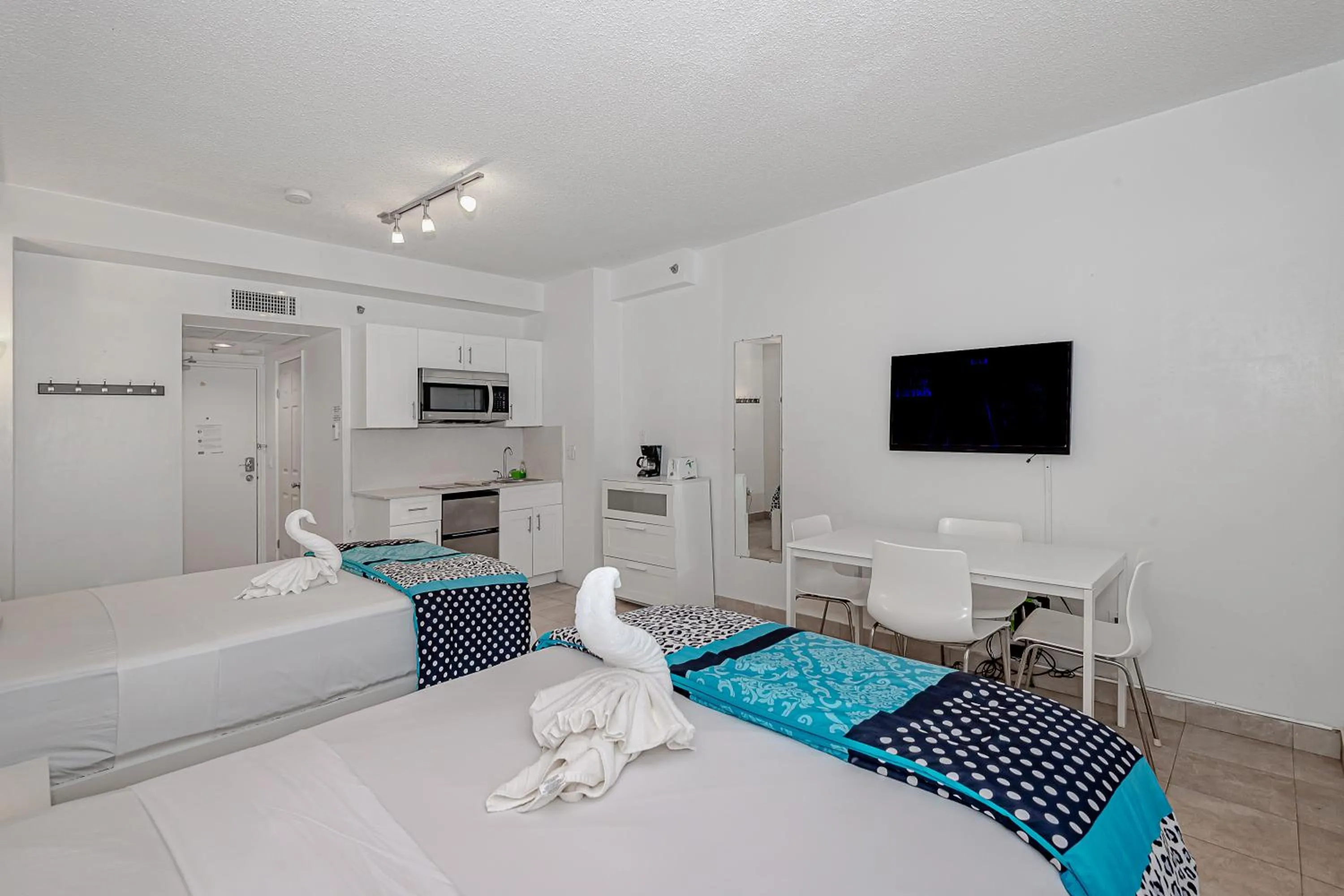 Bed in Beach Front Studio Miami Beach