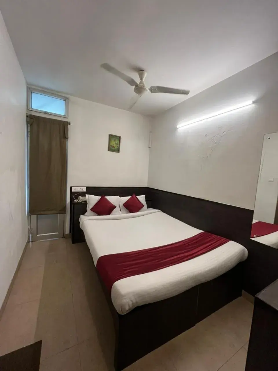 Standard Double Room in HOTEL INDIANA Standard Double Room in HOTEL INDIANA