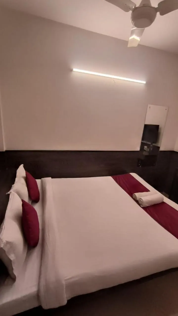 Bed in HOTEL INDIANA