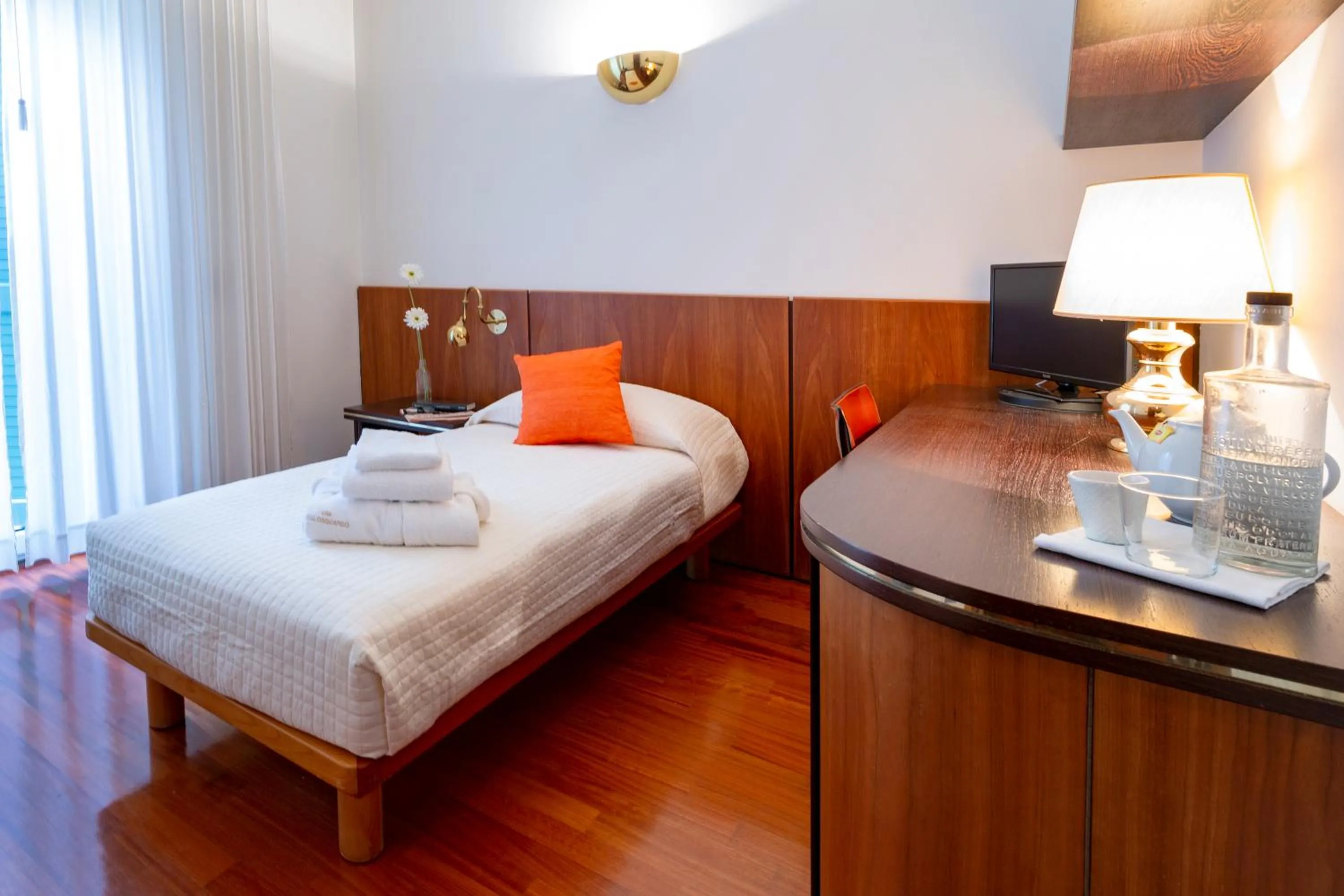 Bed in Bellosguardo Resort