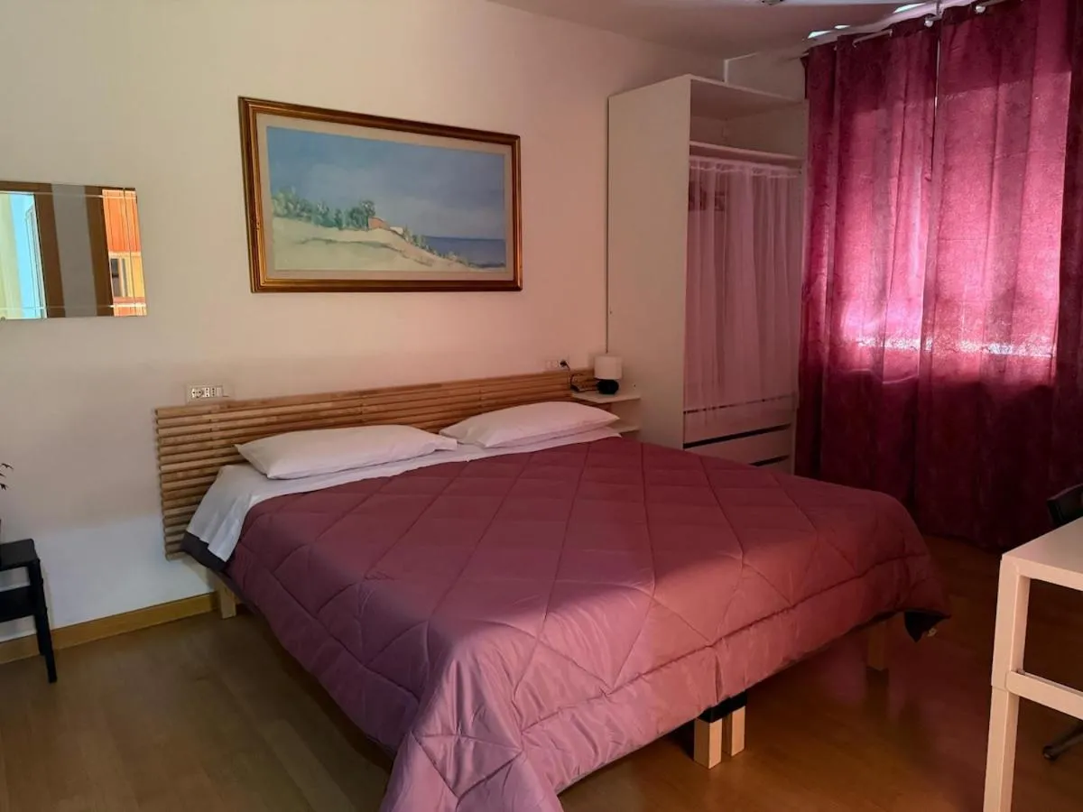 Bed in Appartamento Garbatella