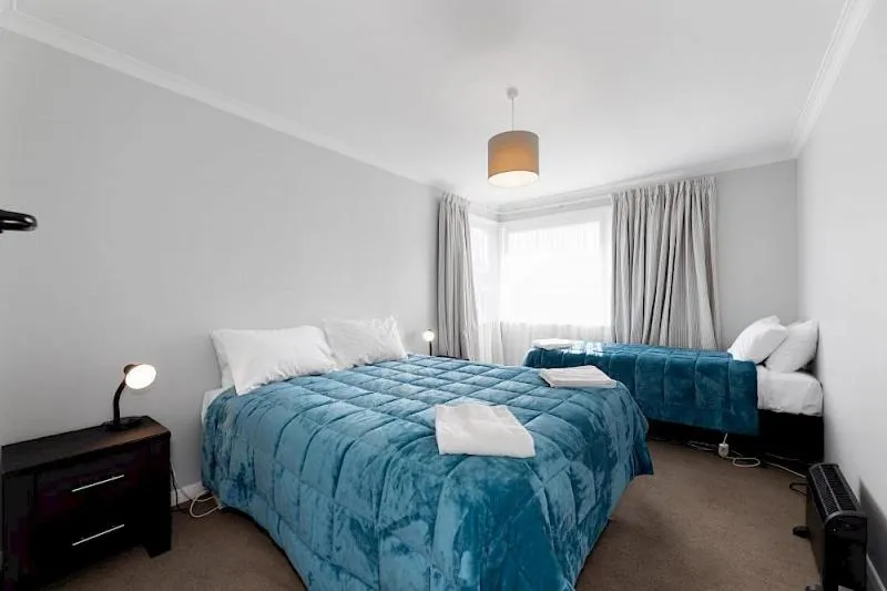 Bed in Ellena Court Motel