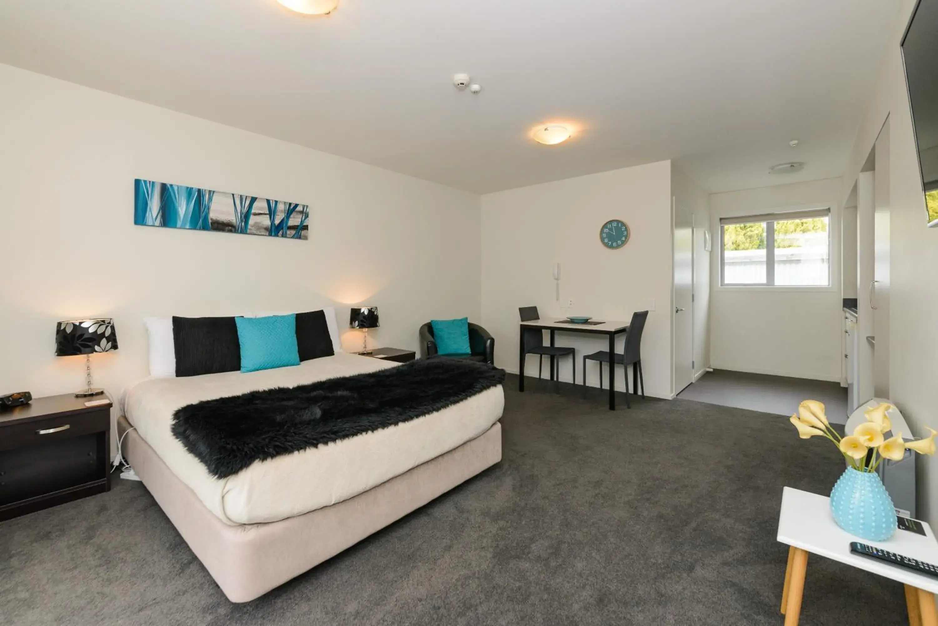 Deluxe Queen Studio in Ellena Court Motel Deluxe Queen Studio in Ellena Court Motel