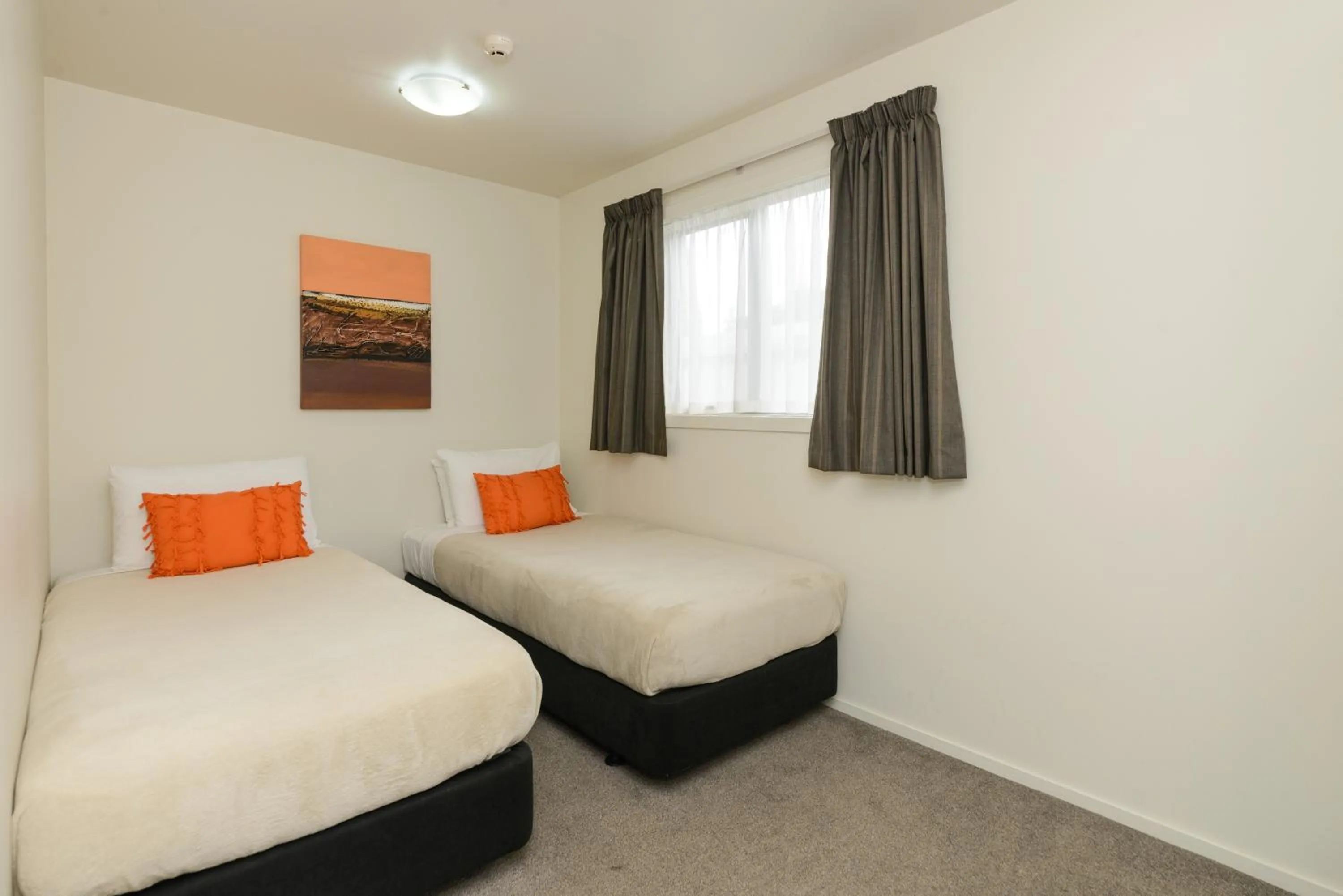 Bed in Ellena Court Motel