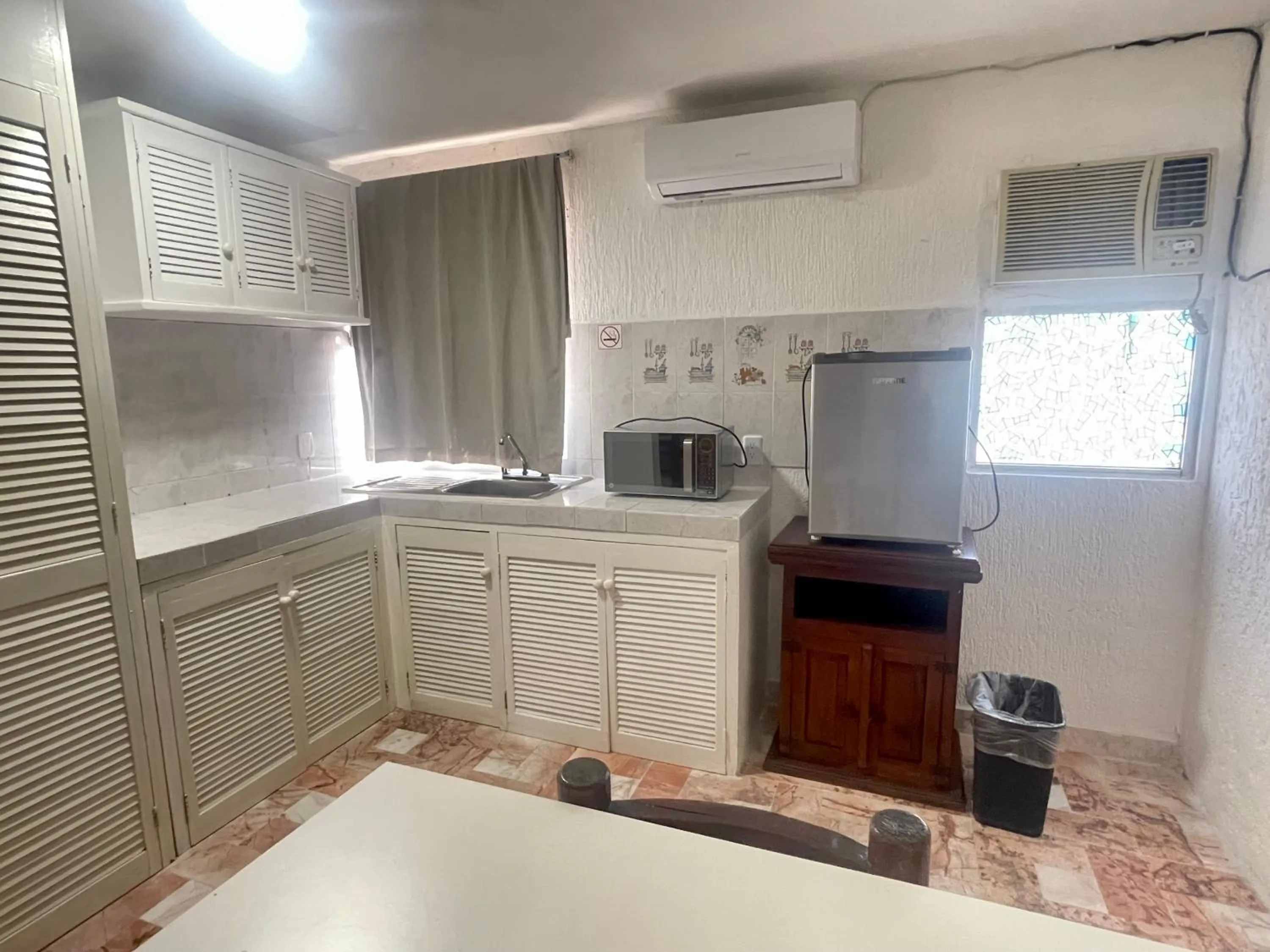 minibar in Hotel Farallon Inn Cancún